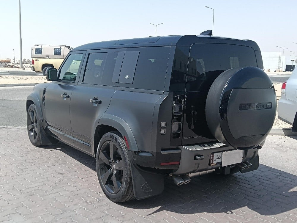 Land Rover Defender - Image 2