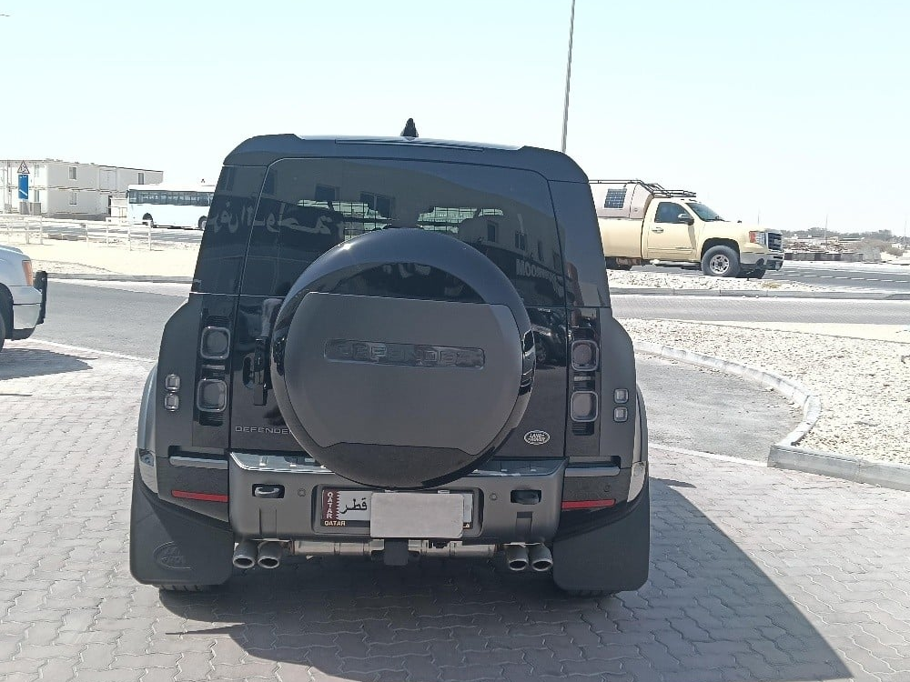 Land Rover Defender - Image 3