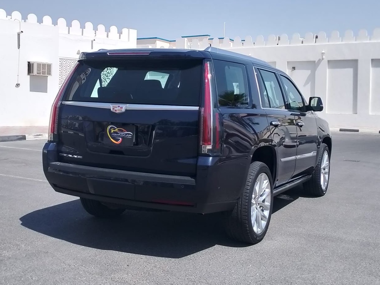 Cadillac Escalade - Image 4