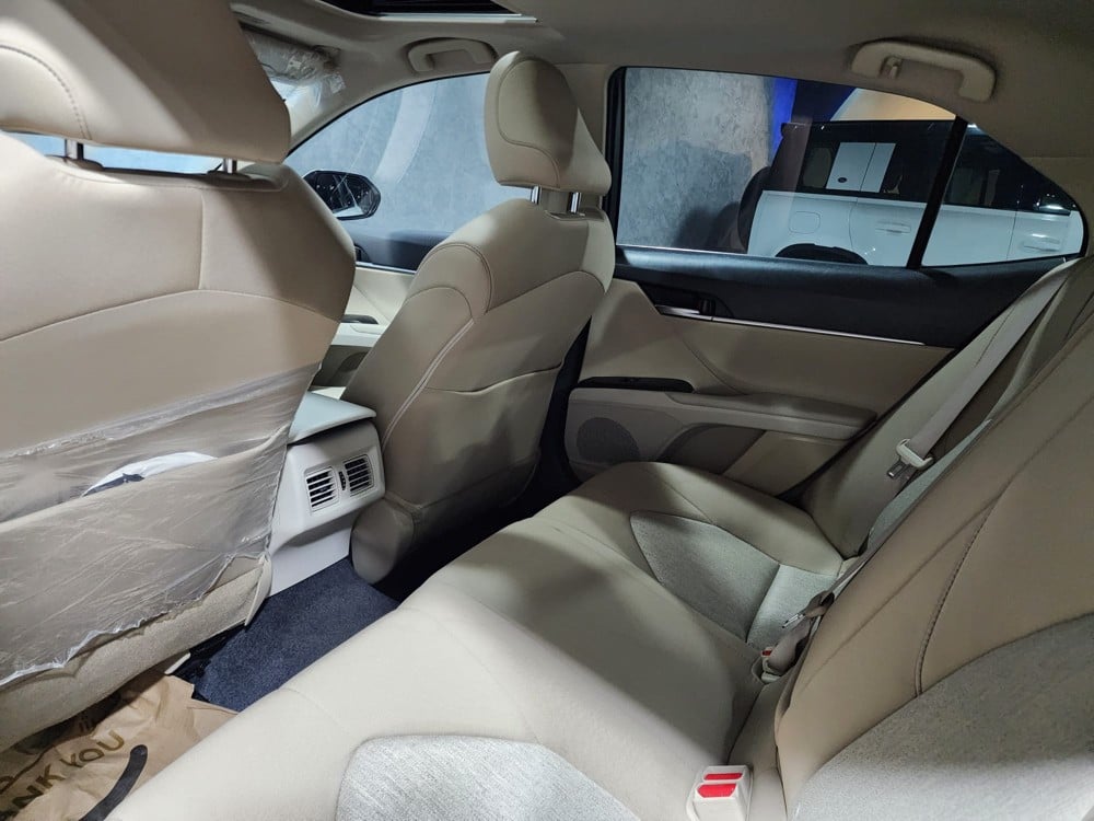 Toyota Camry - Image 4