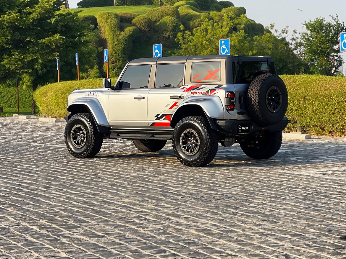 Ford Bronco Raptor - Image 2