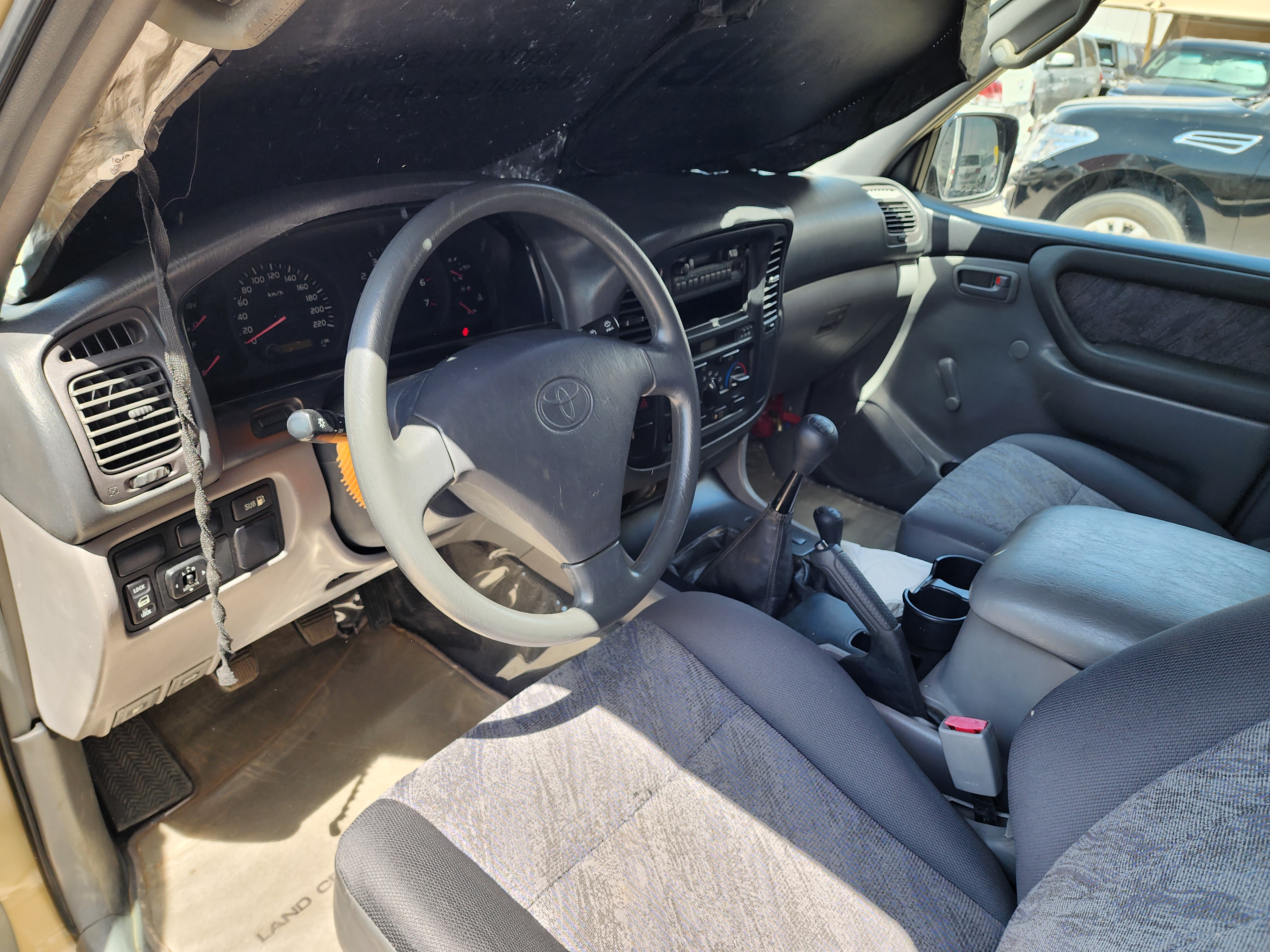 Toyota Land Cruiser G standard - Image 4