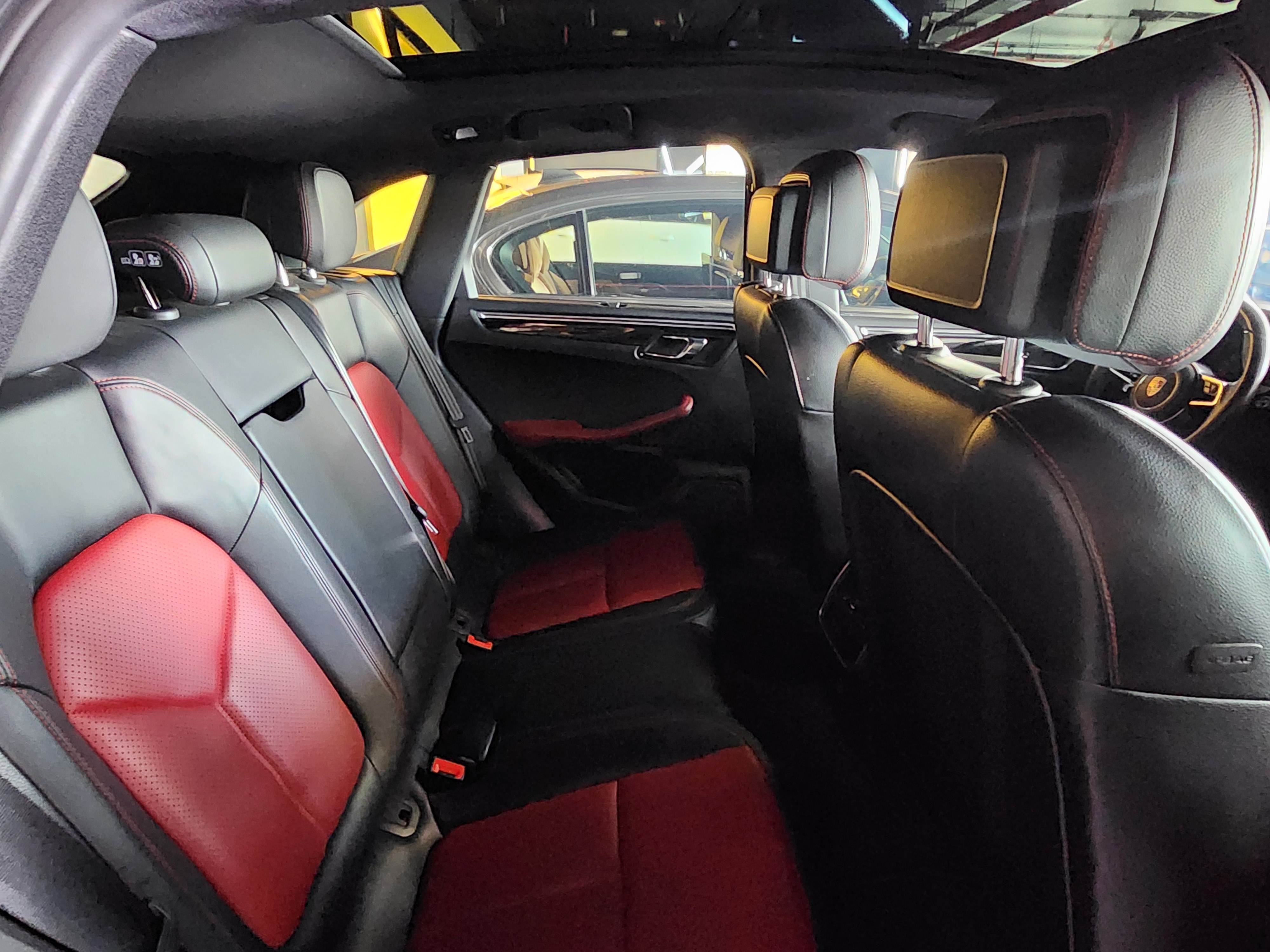 Porsche macan - Image 4