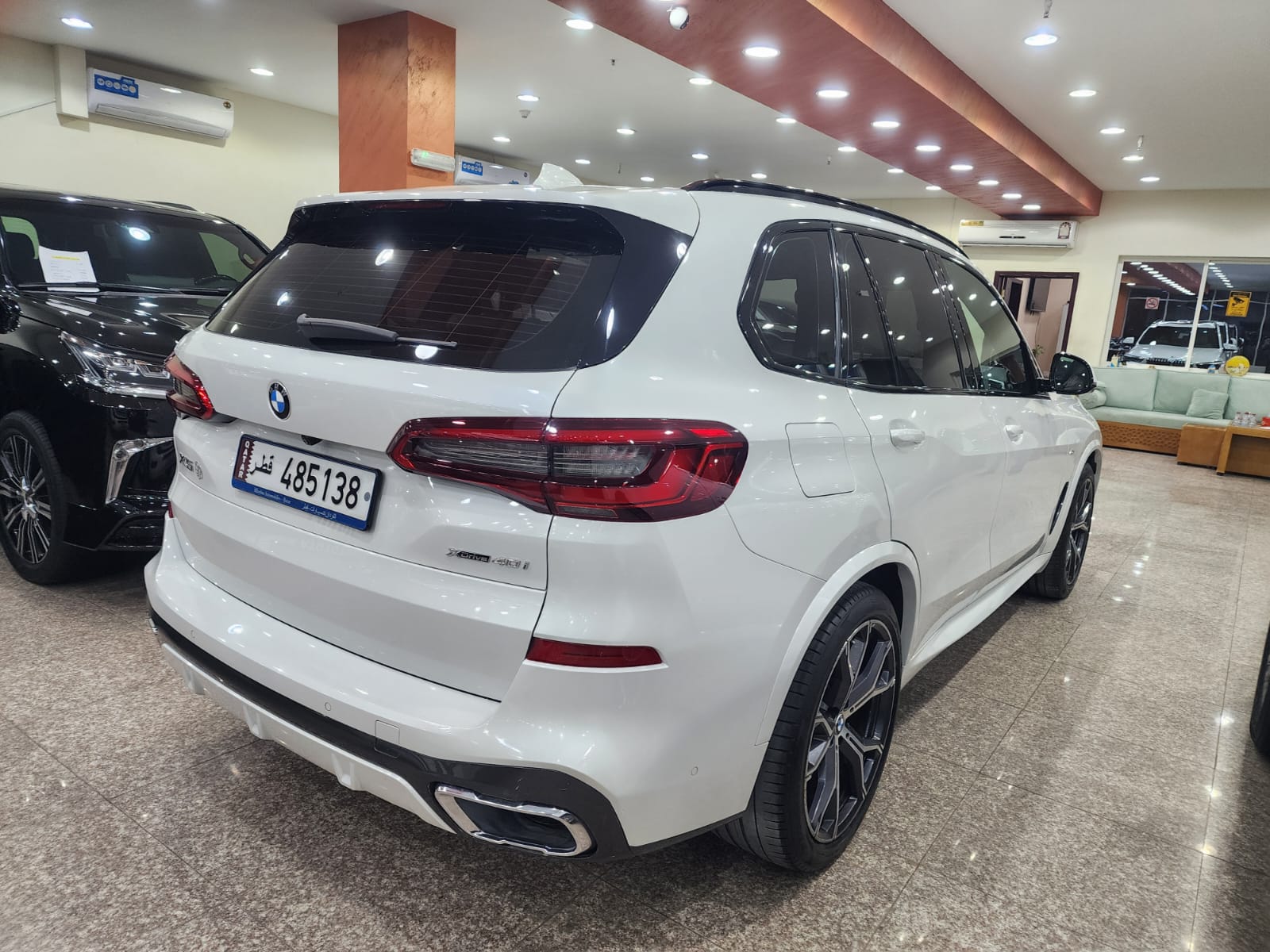 BMW X-Series X5 - Image 2
