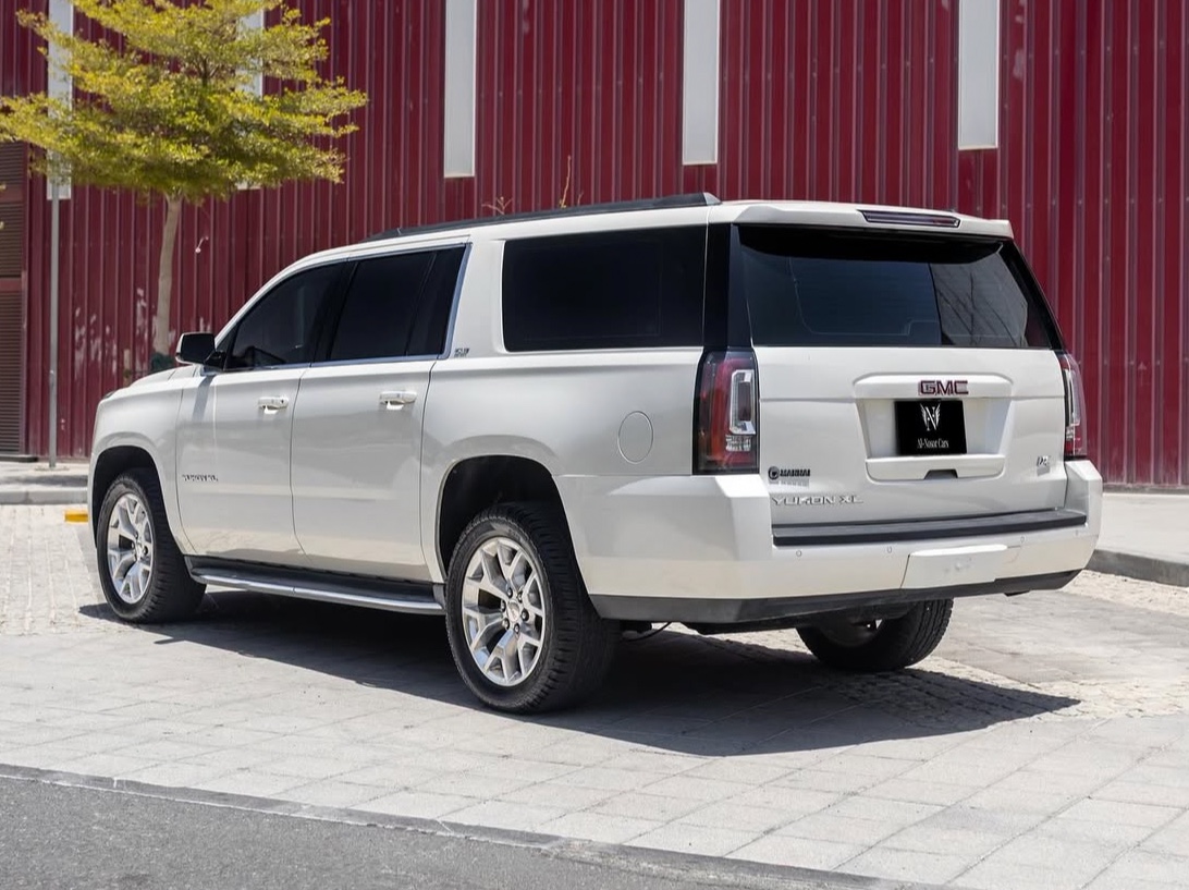 GMC Yukon XL - Image 2