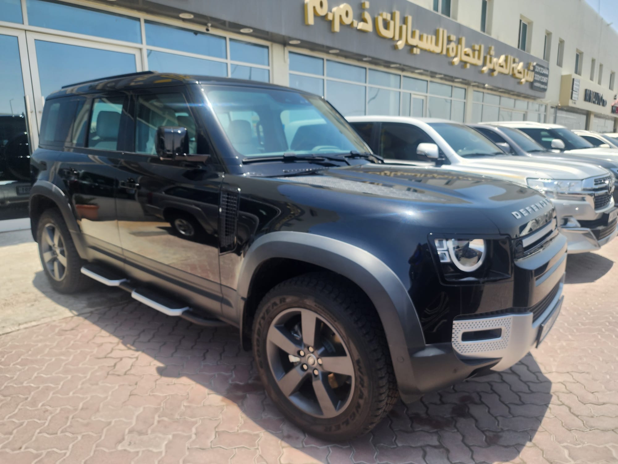 Land Rover Defender - Image 3