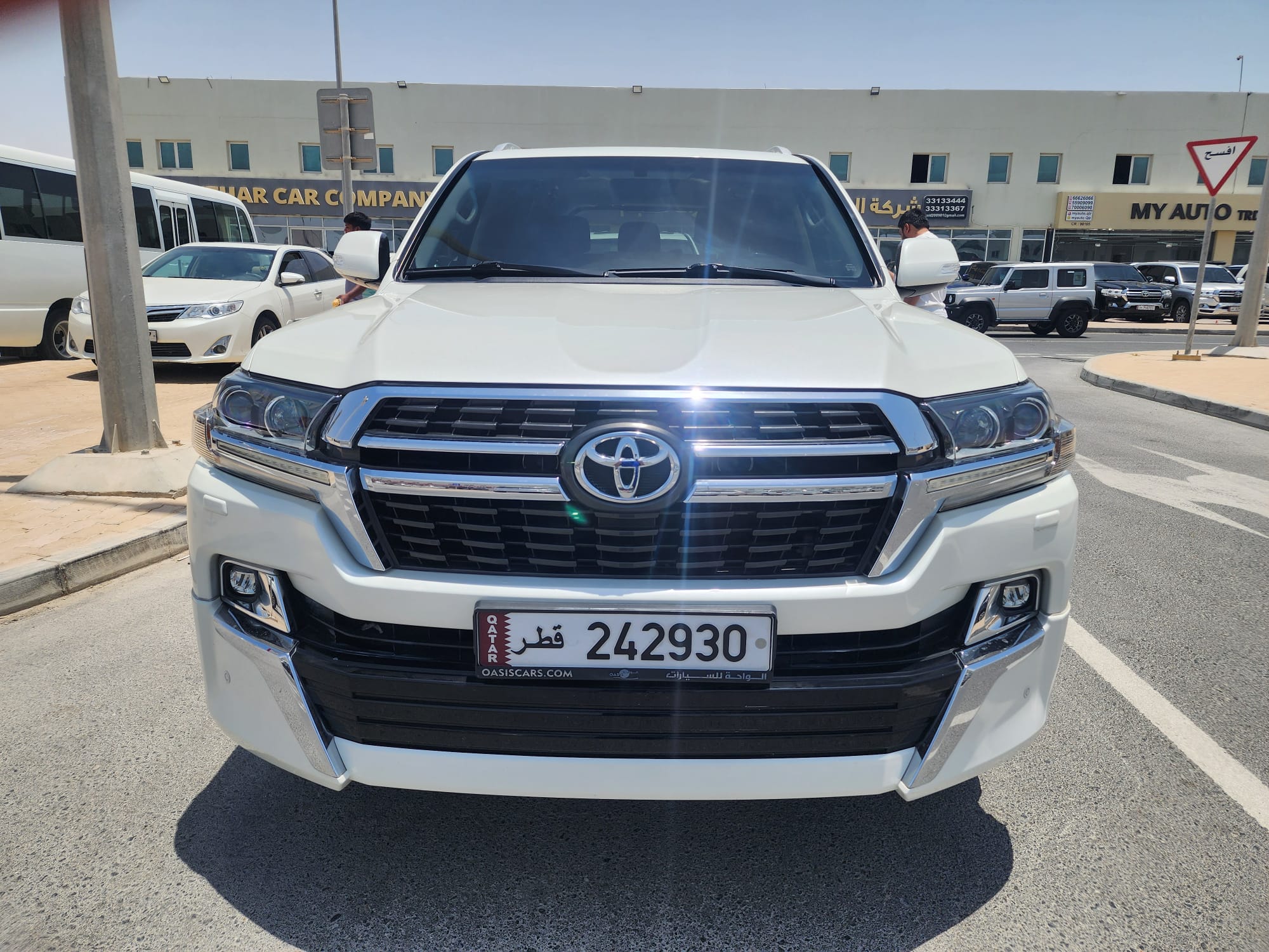 Toyota Land Cruiser GXR Grand Touring - Image 4