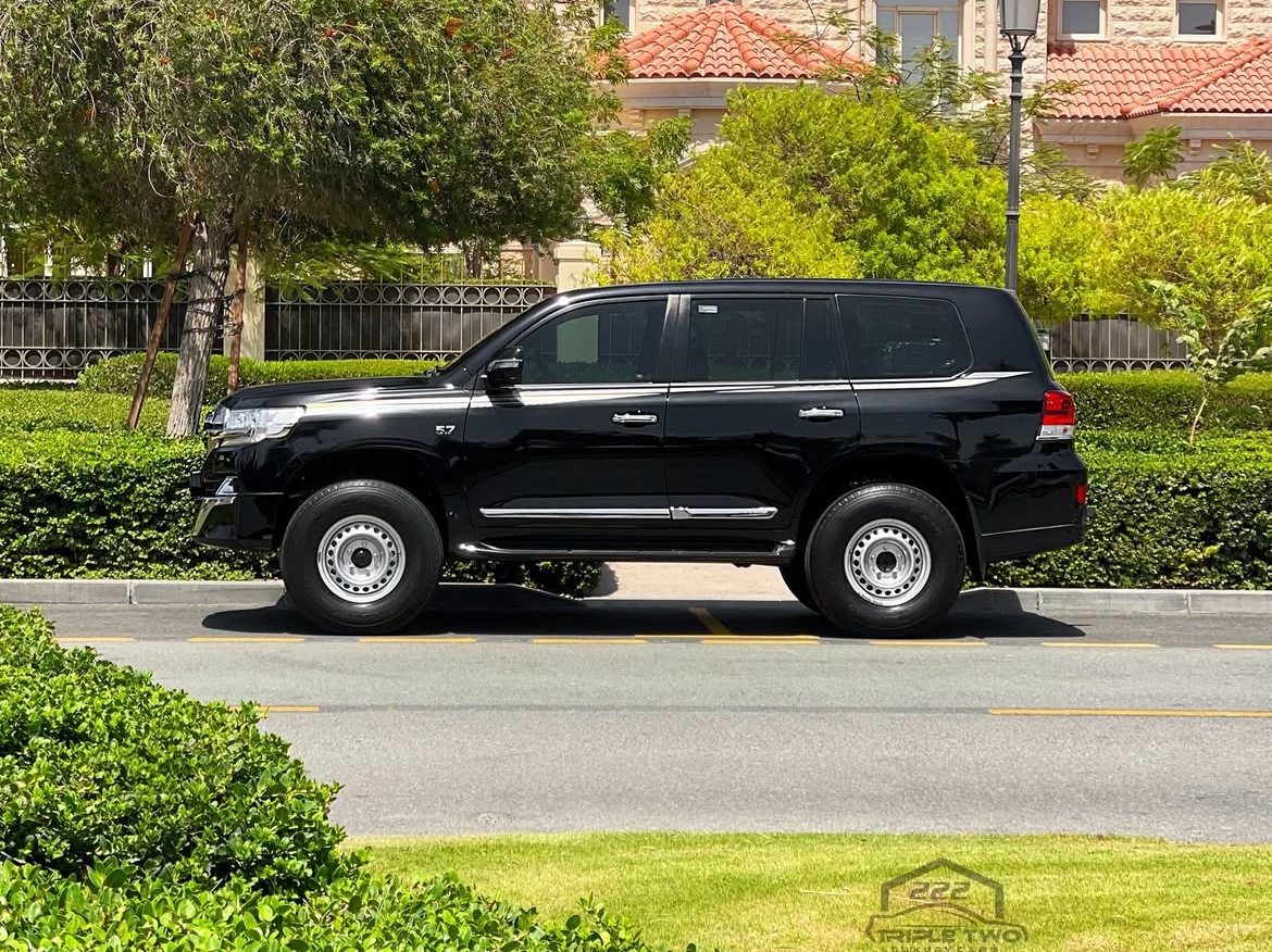 Toyota Land Cruiser VX.R - Image 2