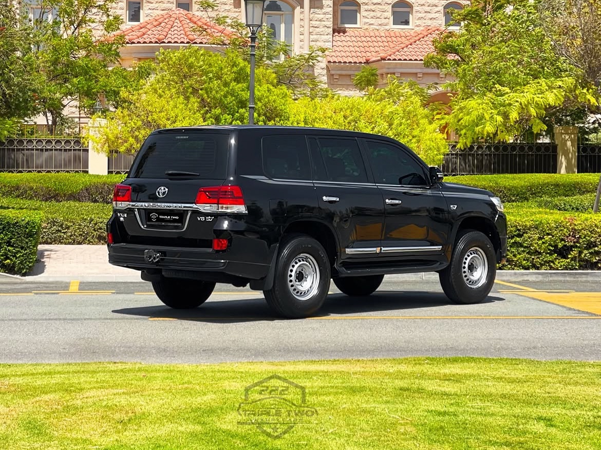 Toyota Land Cruiser VX.R - Image 3