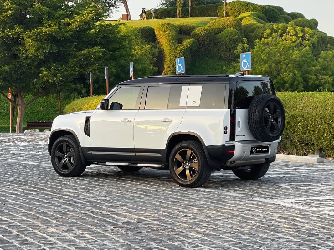 Land Rover Defender 110 HSE - Image 2