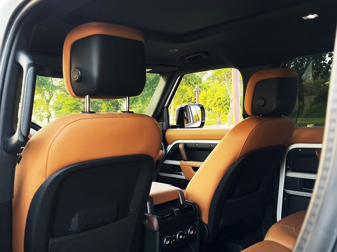 Land Rover Defender 110 HSE - Image 4