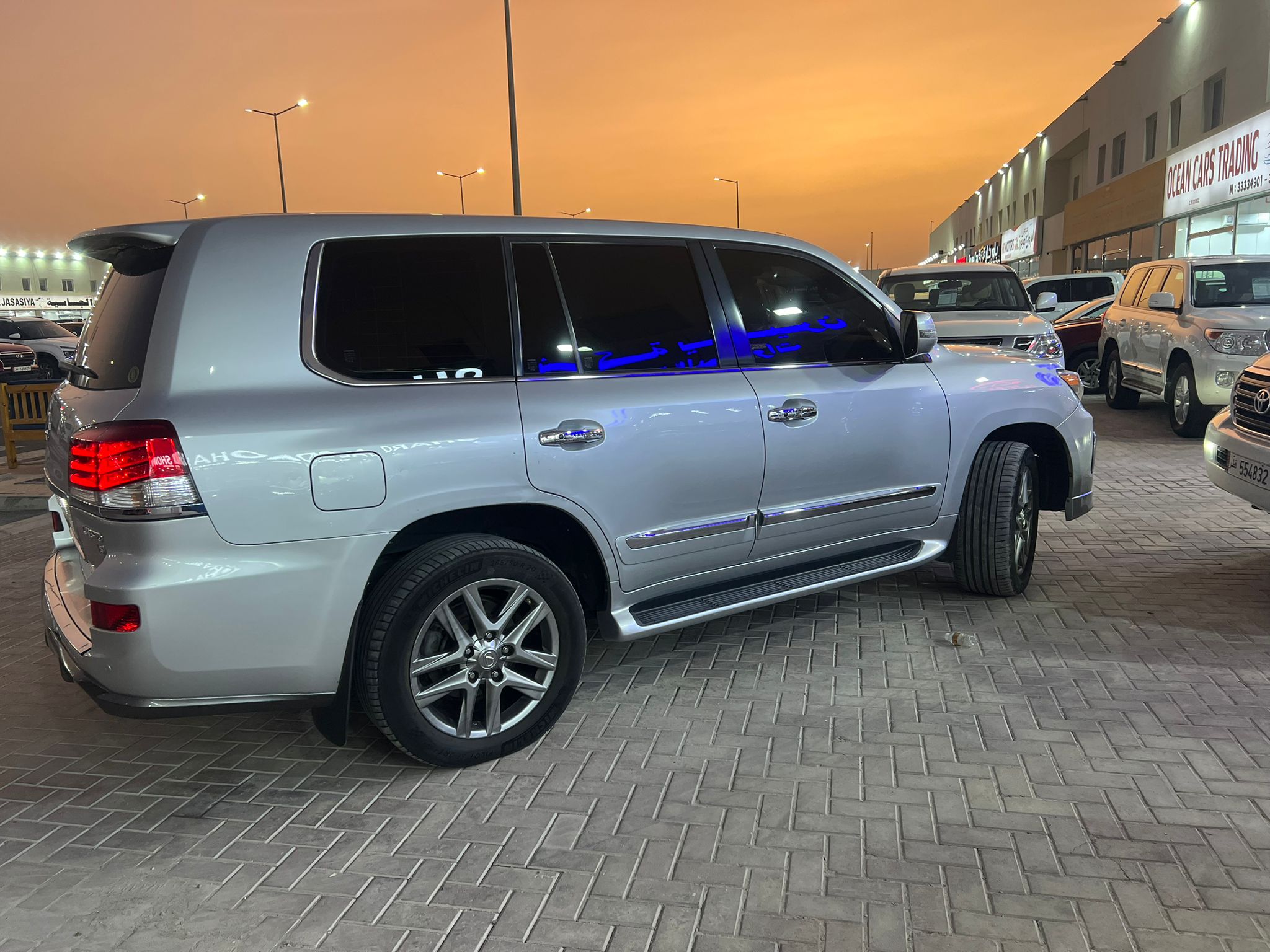 Lexus LX 570 - Image 4