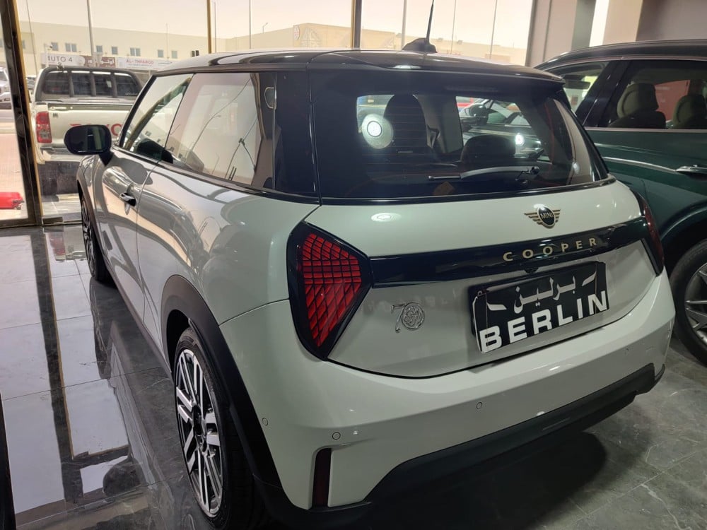 Mini Cooper - Image 2