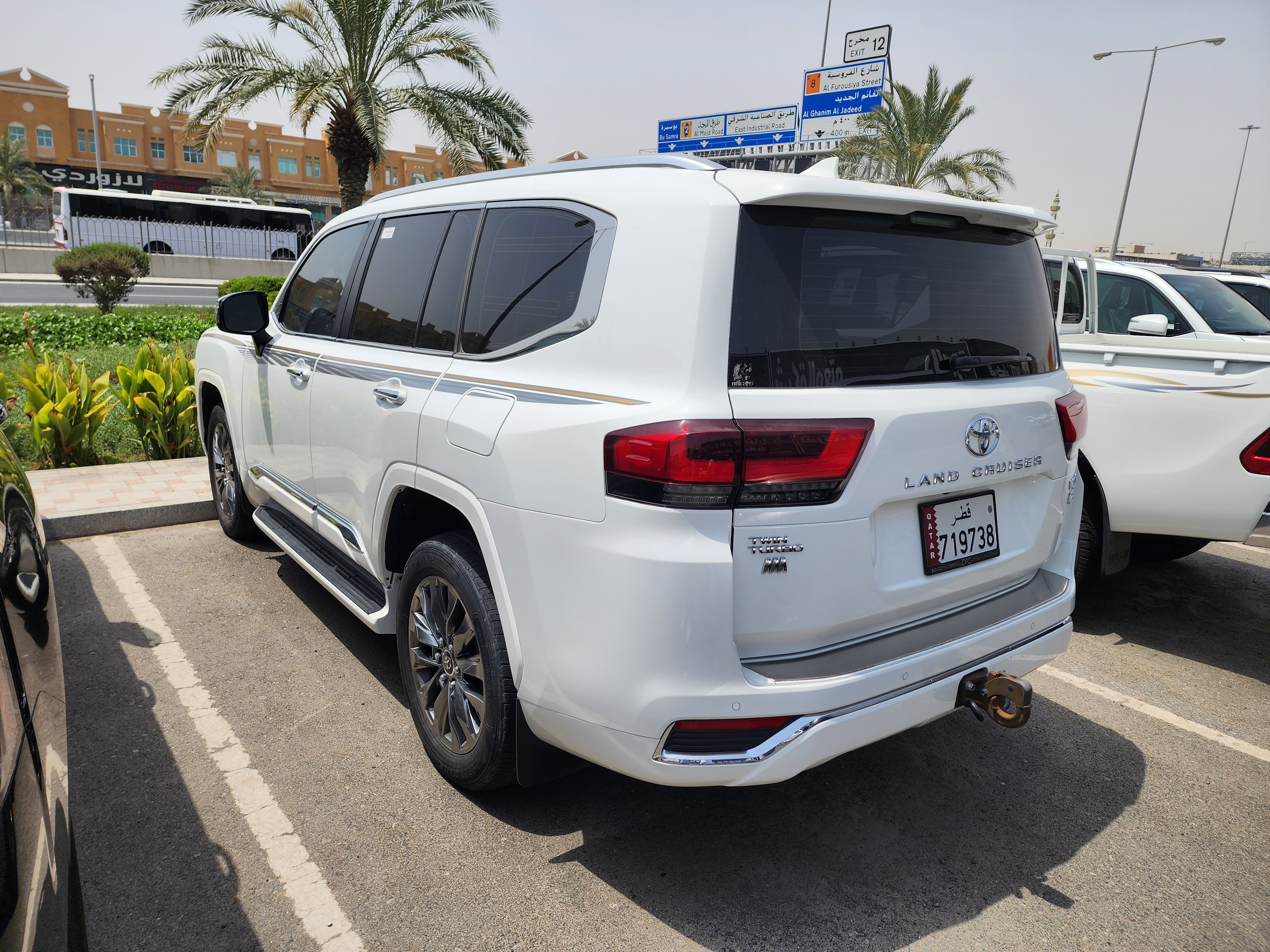 Toyota Land Cruiser VX.R - Image 2