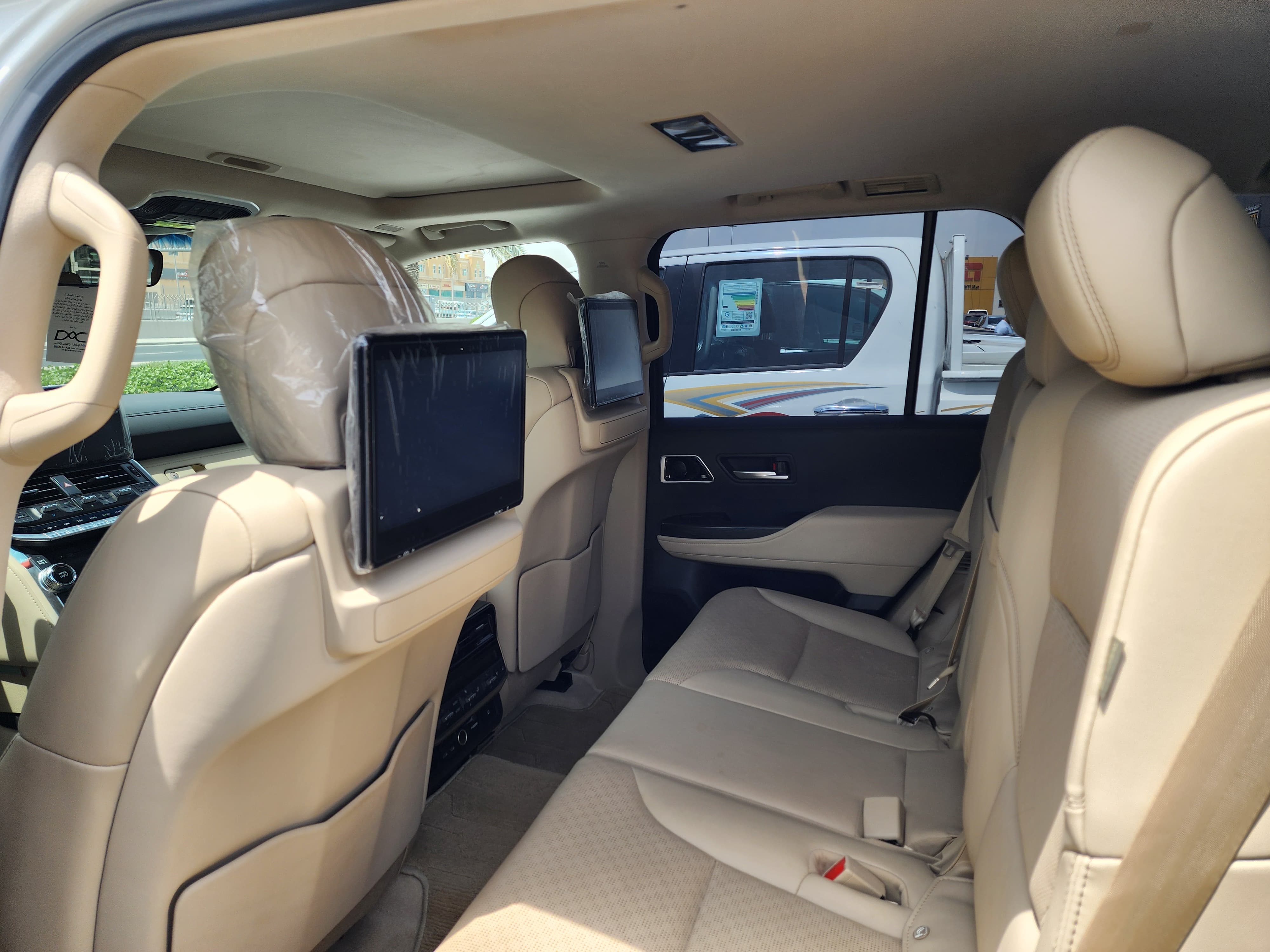 Toyota Land Cruiser VX.R - Image 4