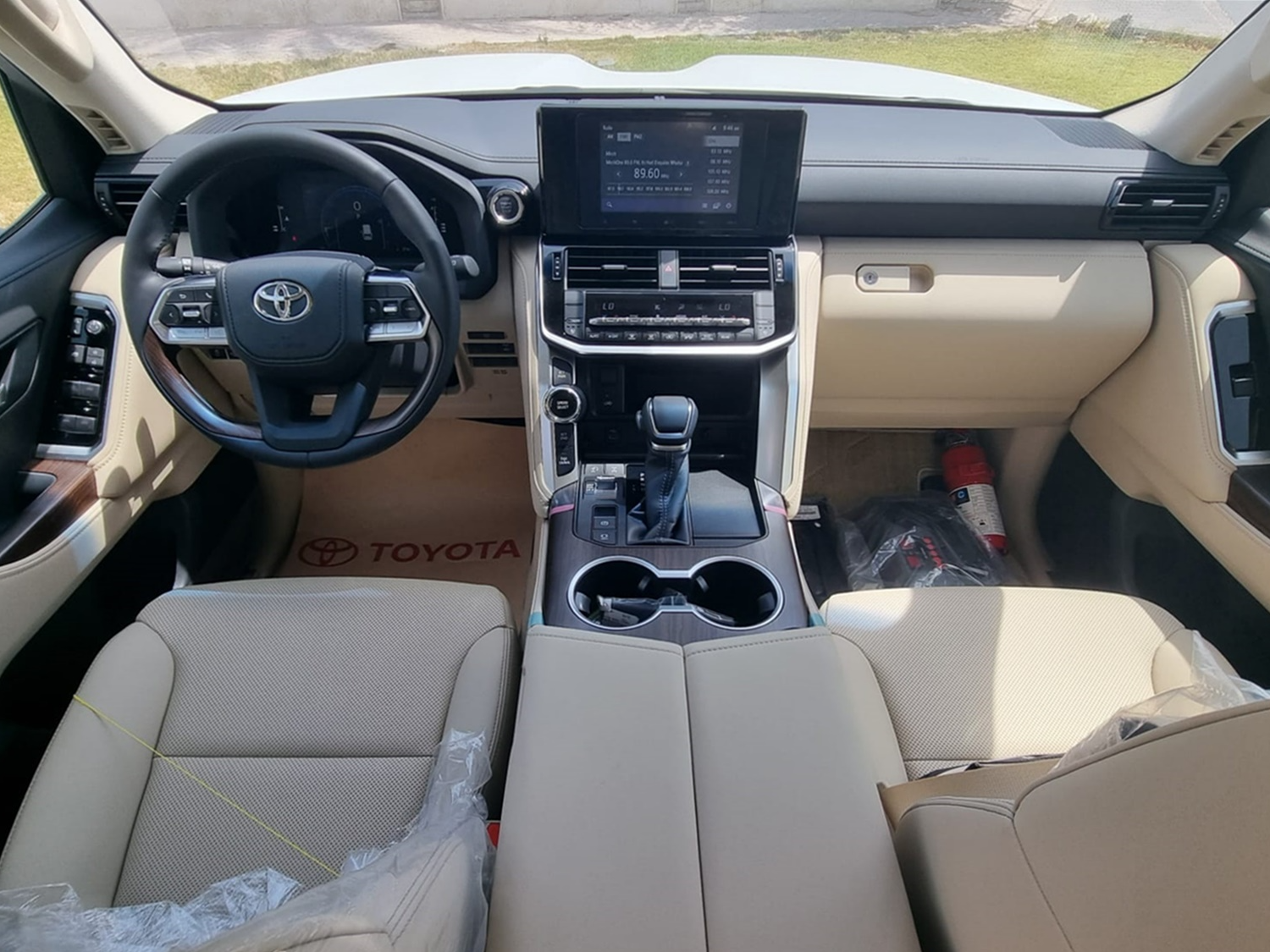 Toyota Land Cruiser GXR v6 - Image 3