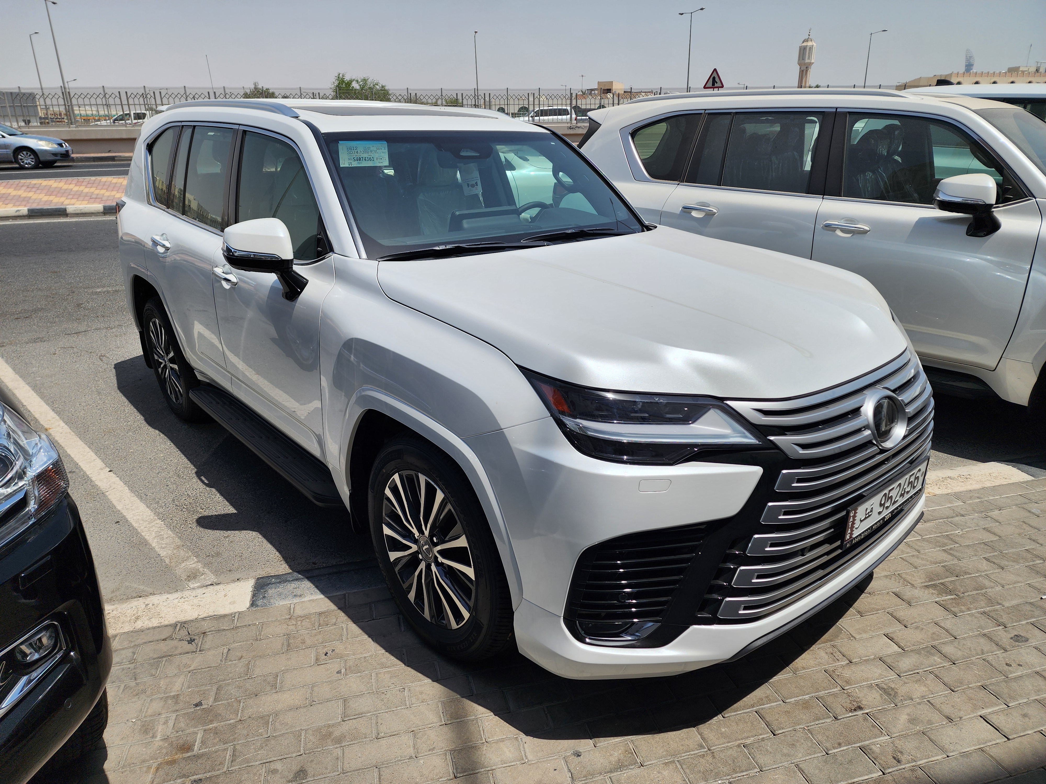 Lexus LX 600 Luxury  - Image 3
