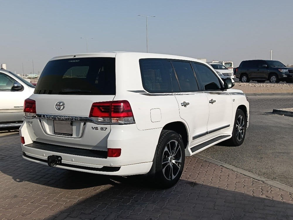 Toyota Land Cruiser GX.R - Image 4