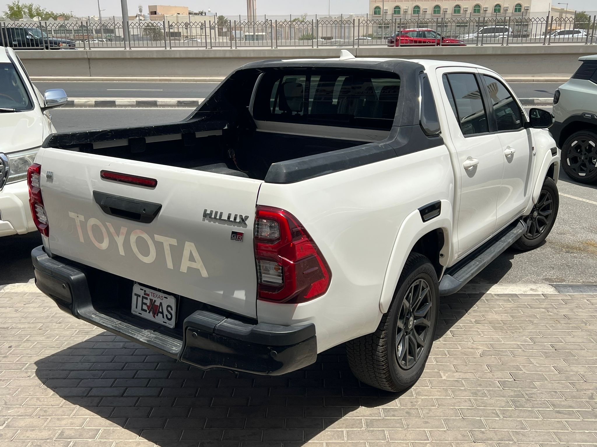 Toyota Hilux - Image 3