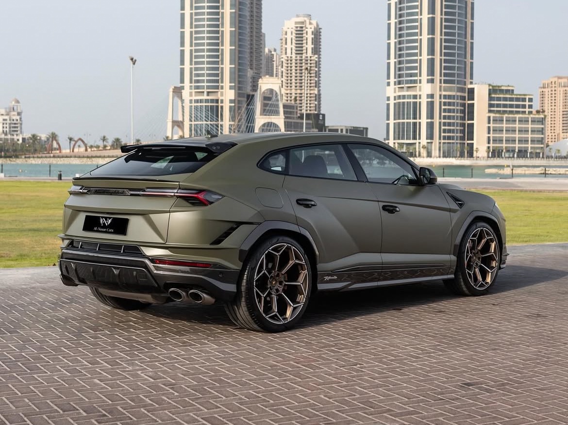 Lamborghini Urus - Image 2