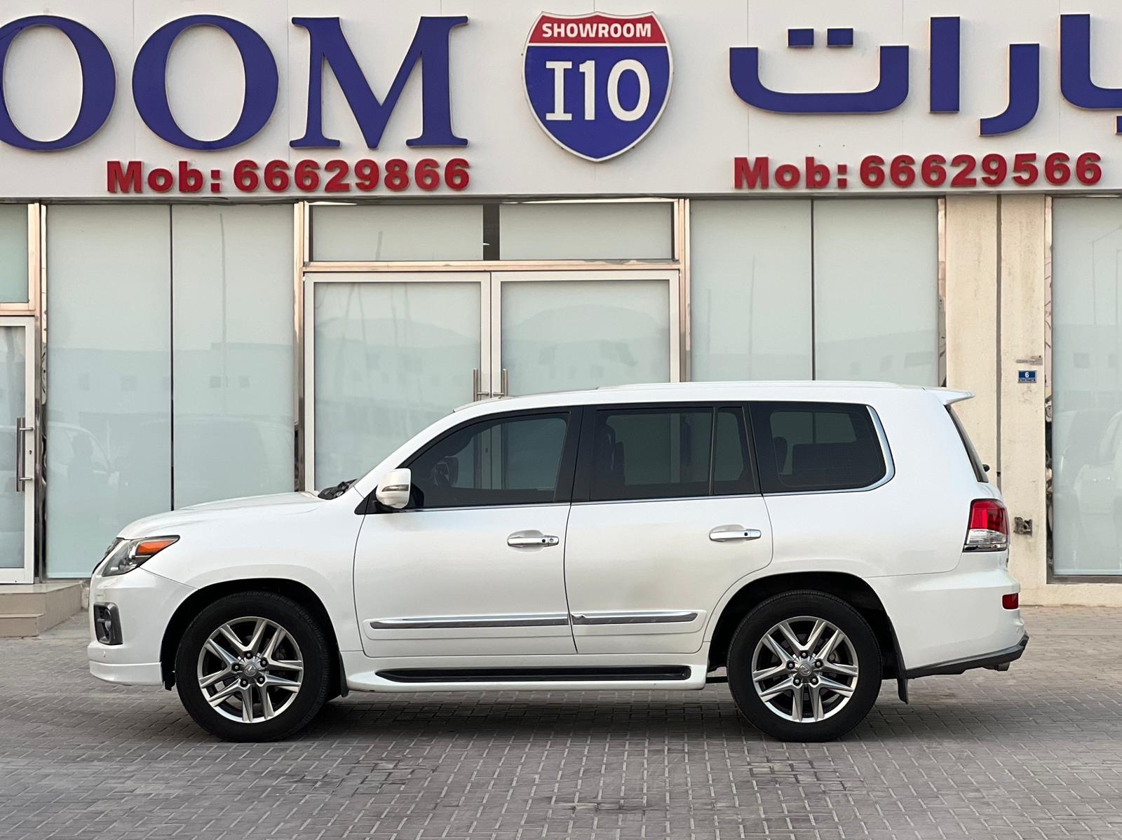 Lexus LX 570 - Image 3