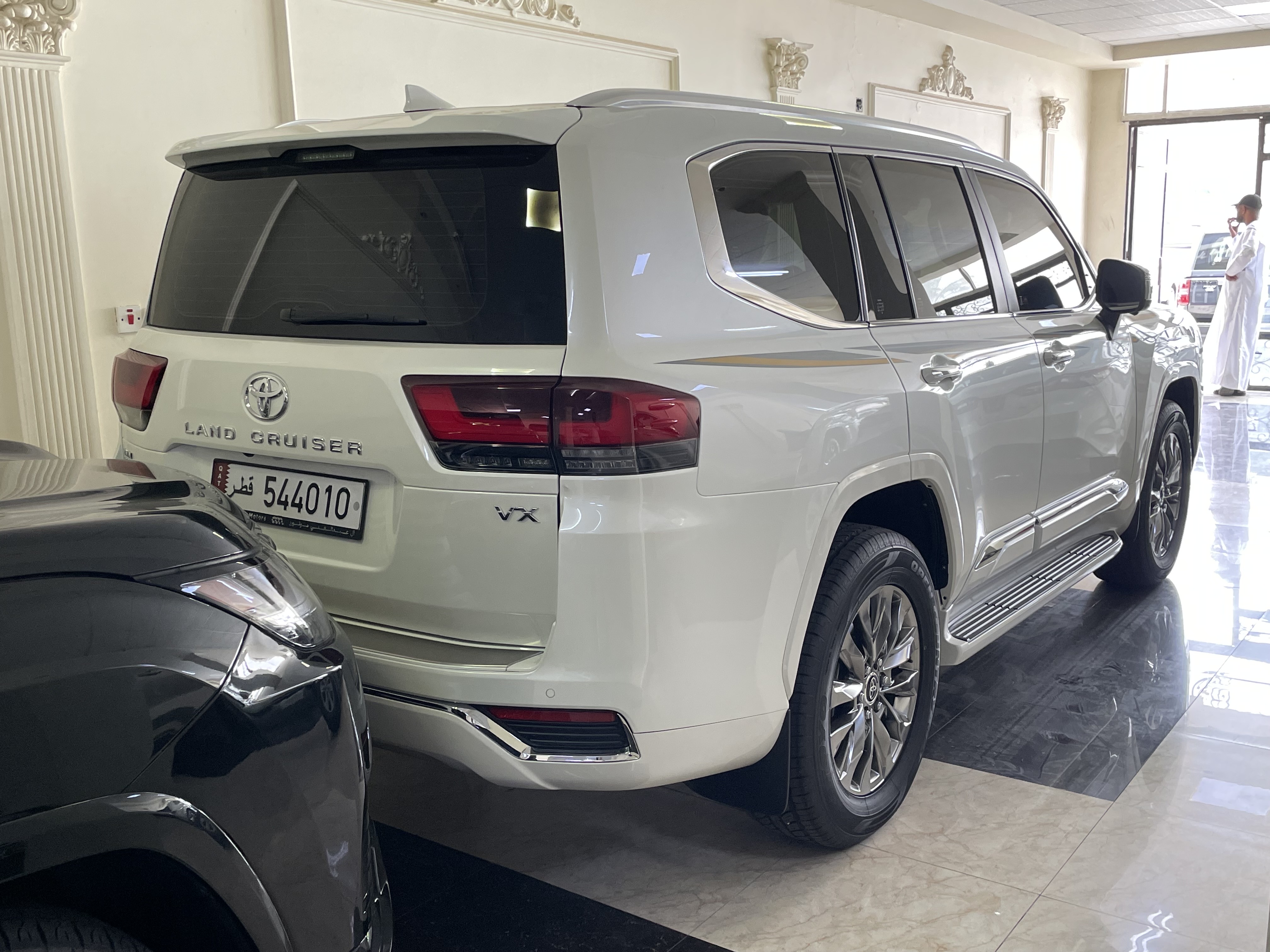 Toyota Land Cruiser VX - Image 2