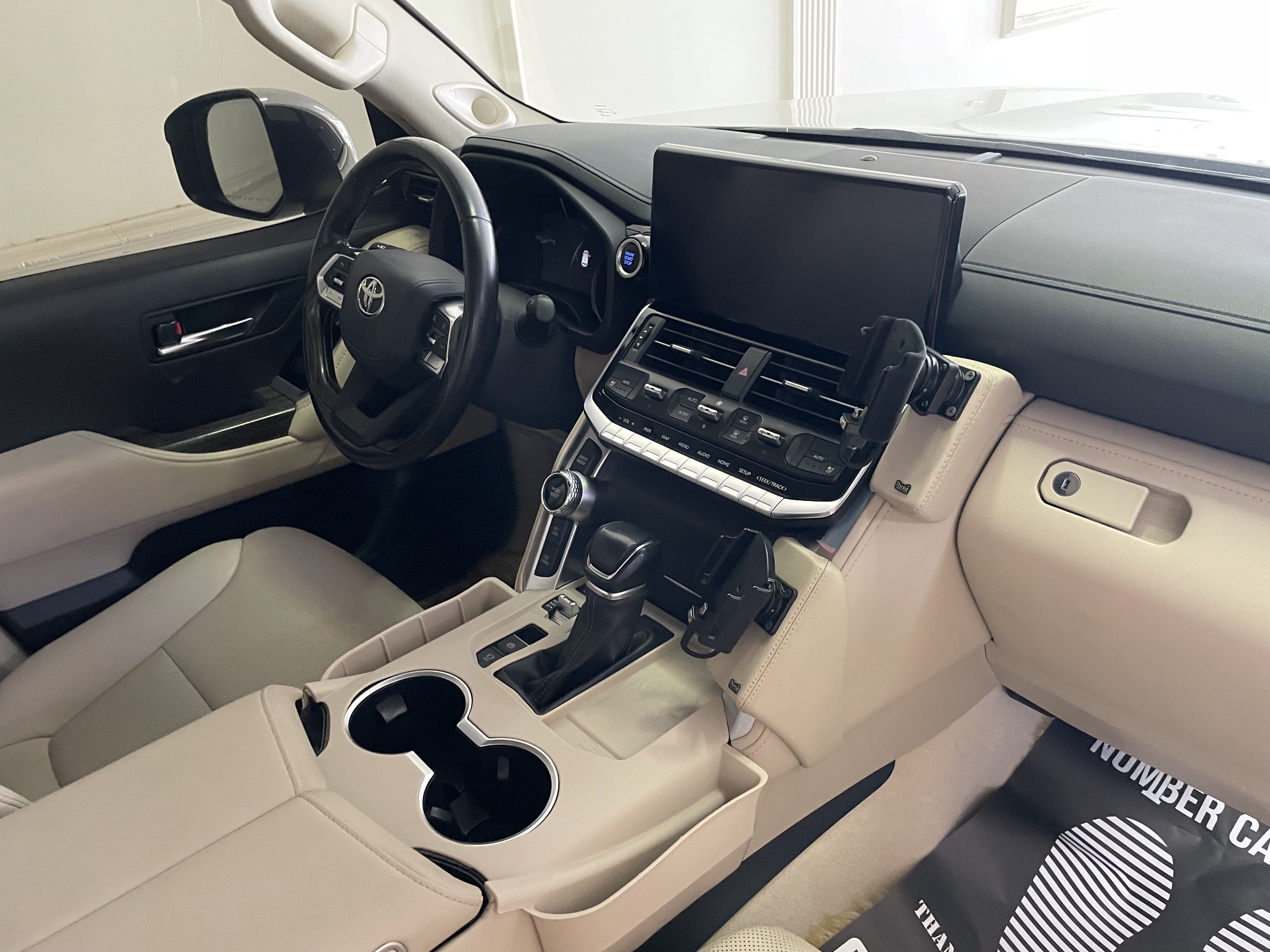 Toyota Land Cruiser VX - Image 3