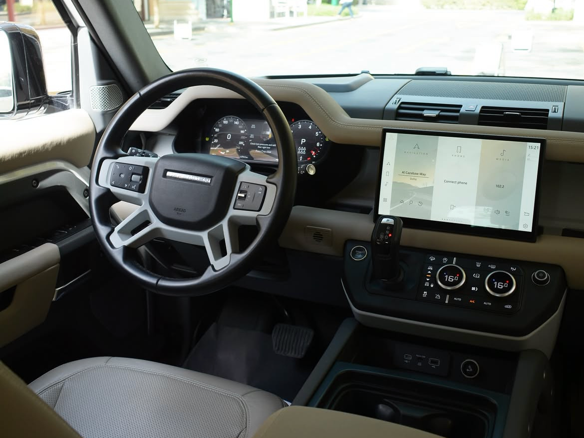 Land Rover Defender 130 - Image 4
