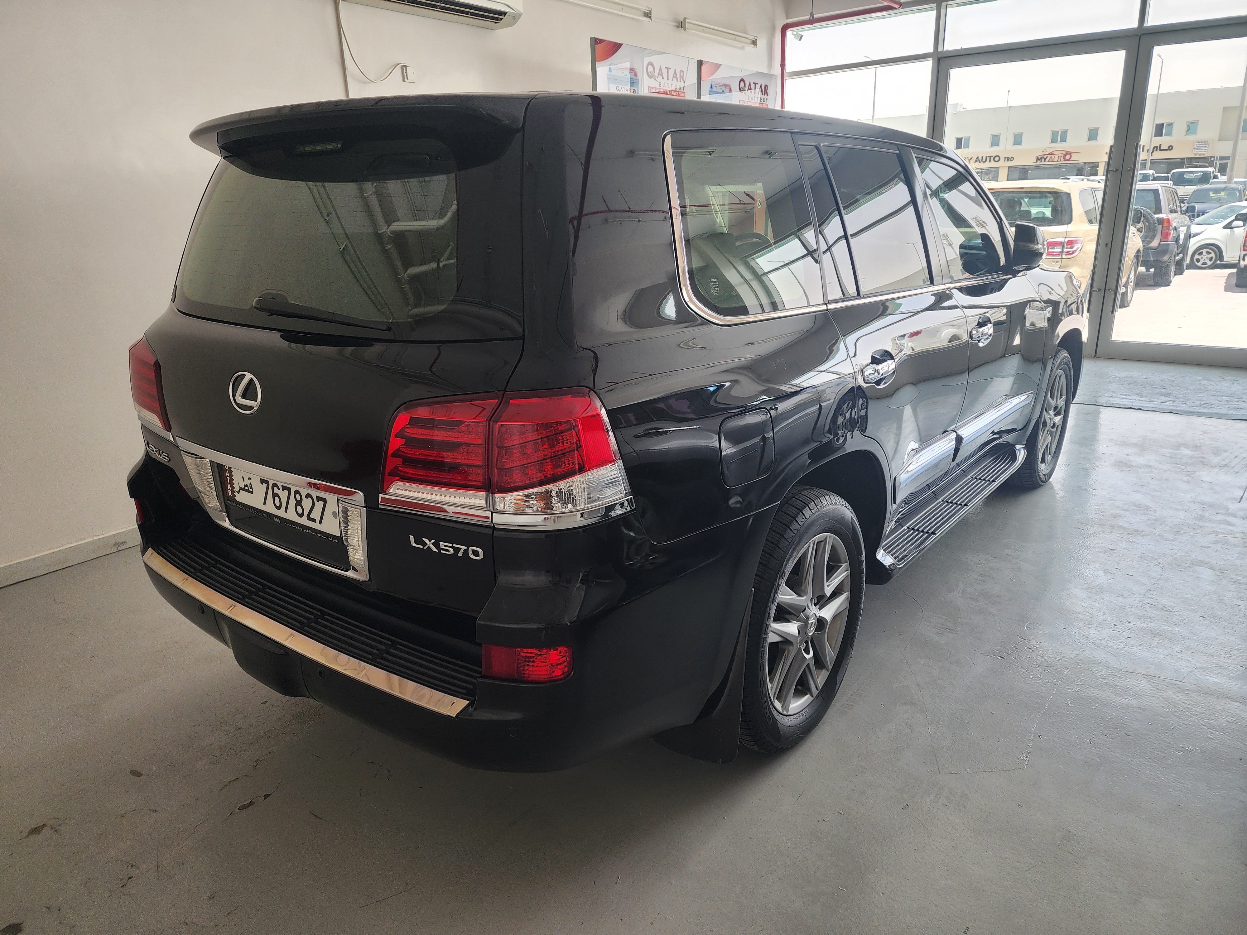 Lexus LX 570 - Image 4