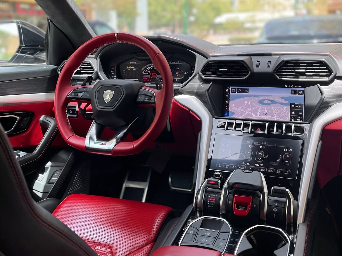 Lamborghini Urus - Image 4