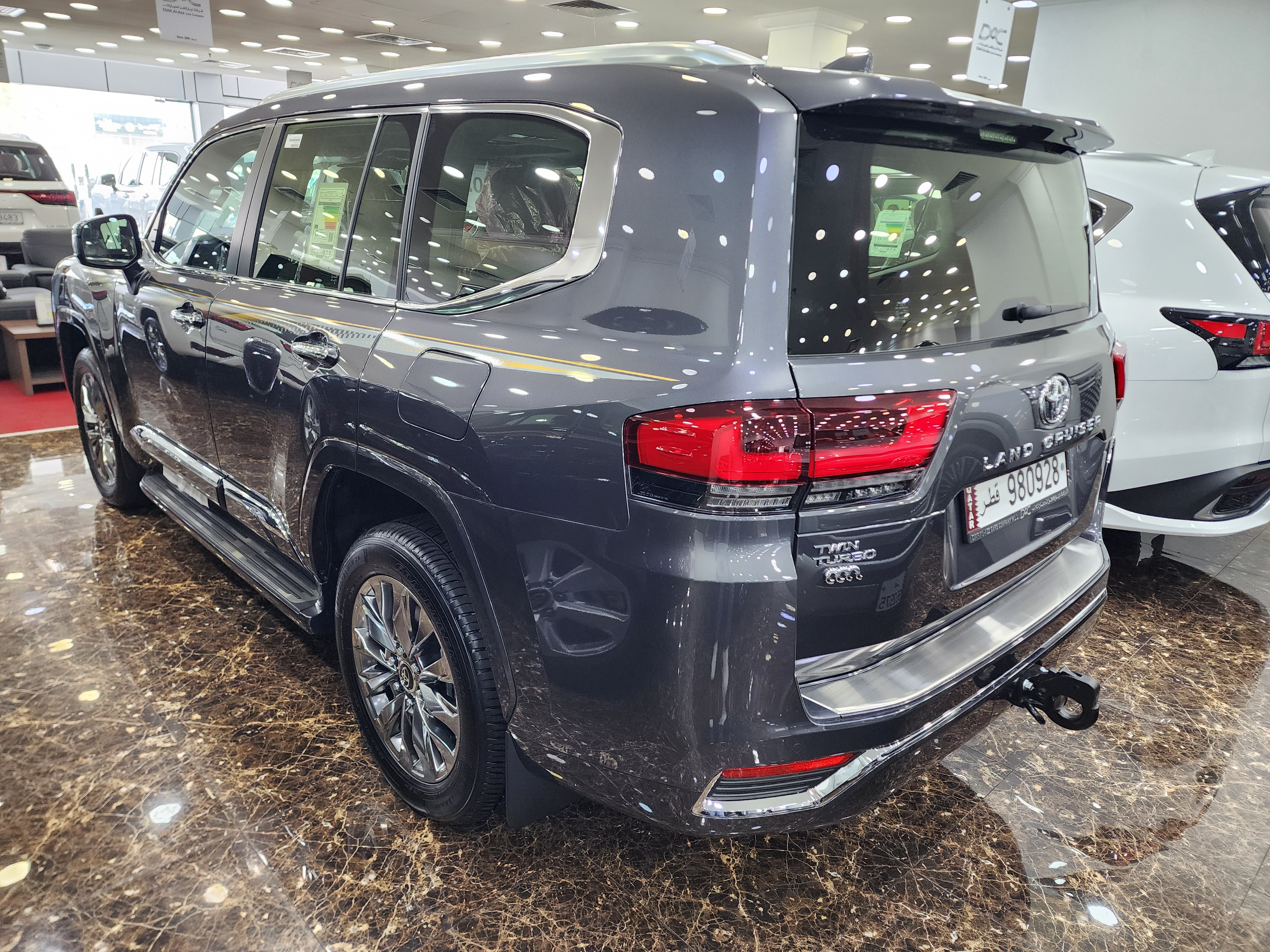 Toyota Land Cruiser VX.R - Image 2