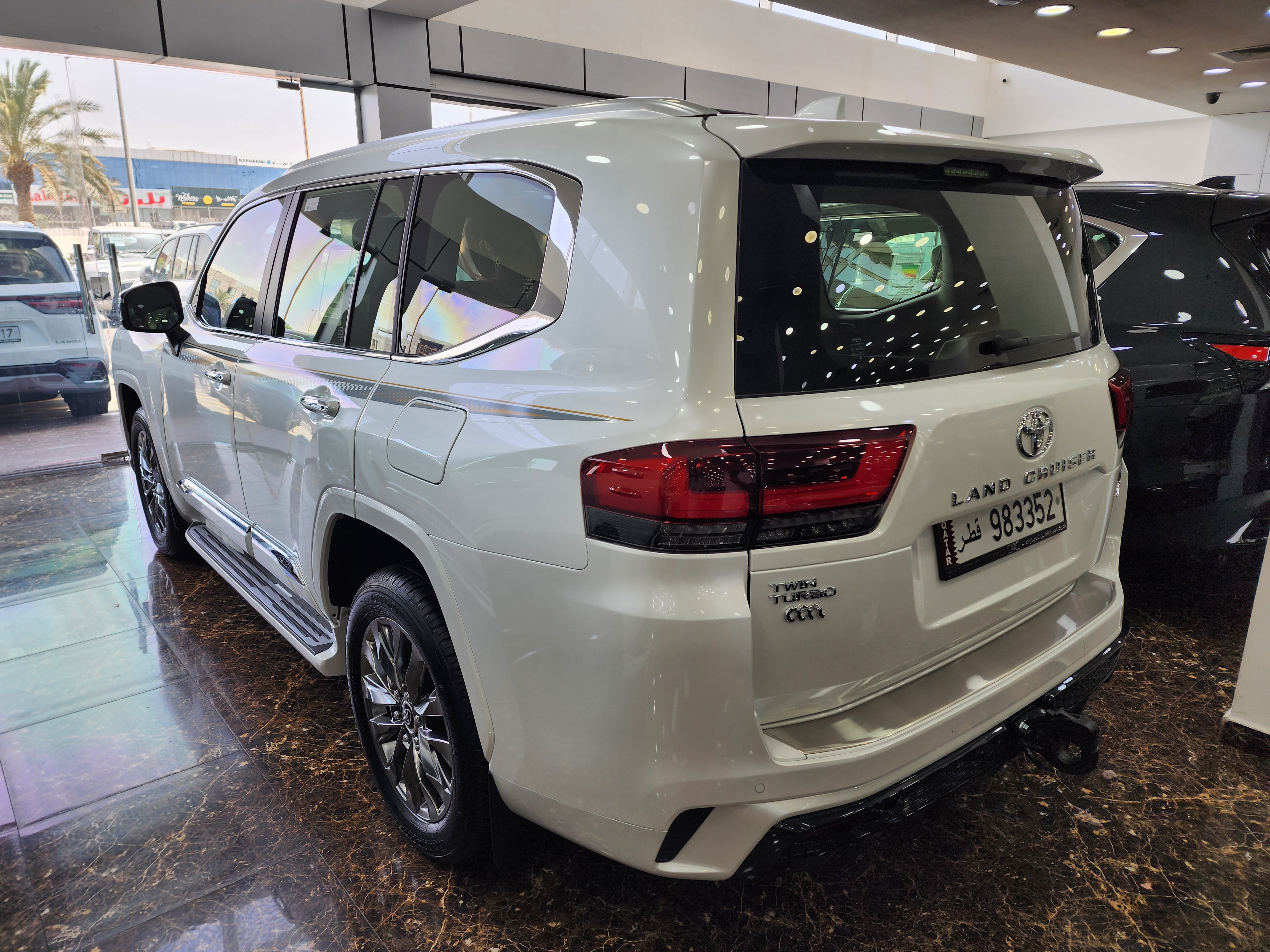 Toyota Land Cruiser VX.R - Image 3