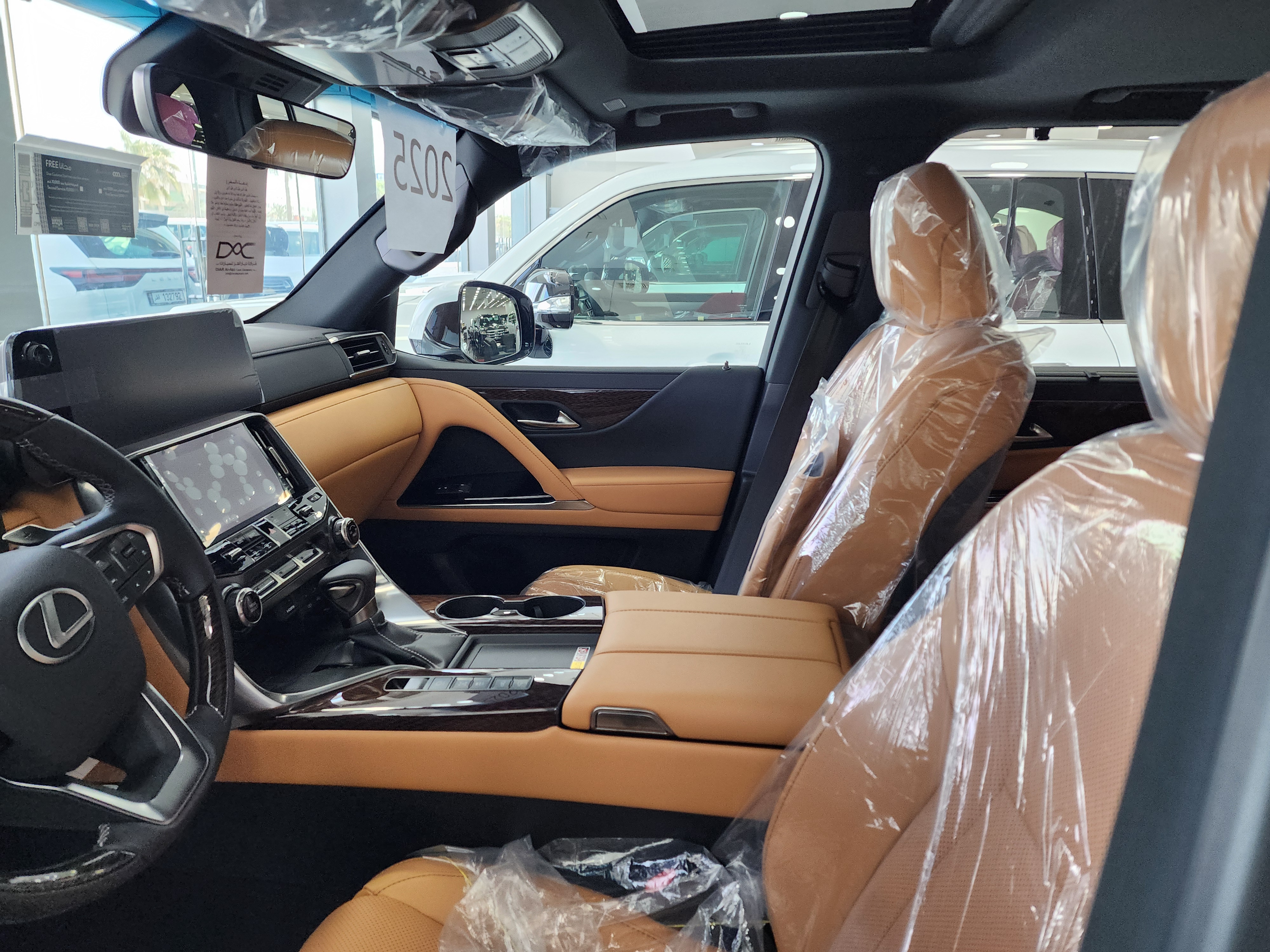 Lexus LX 600 Luxury  - Image 4