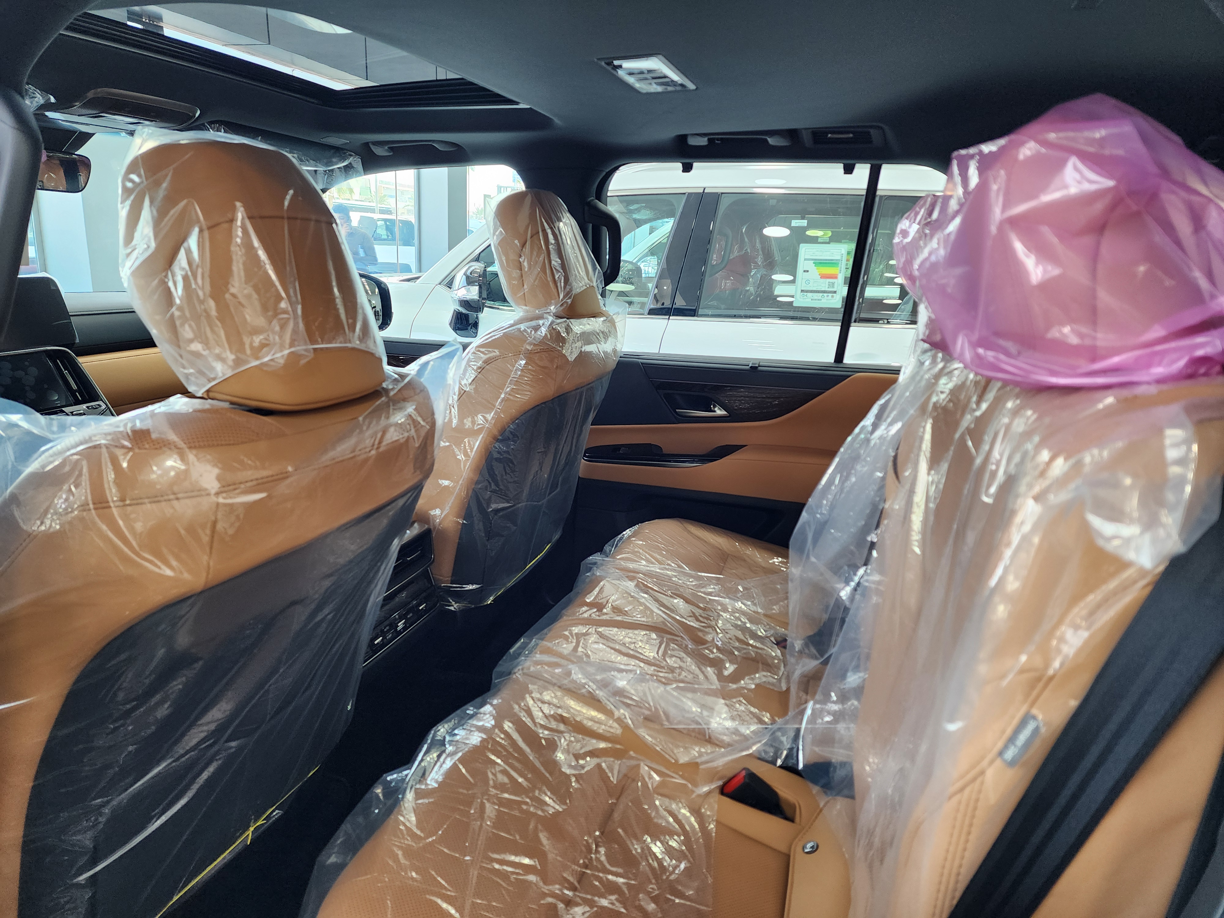 Lexus LX 600 Luxury  - Image 4