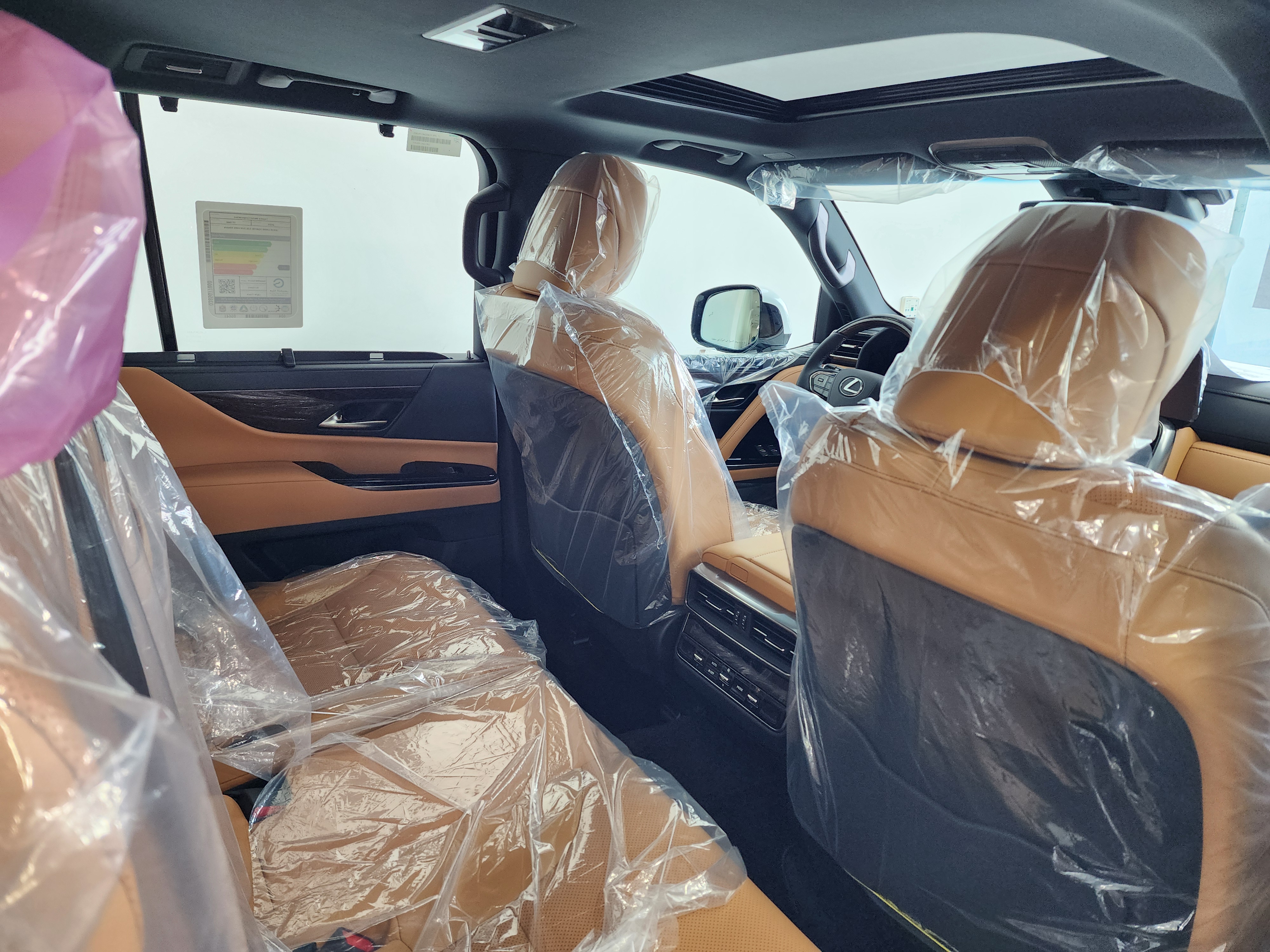 Lexus LX 600 Luxury  - Image 4