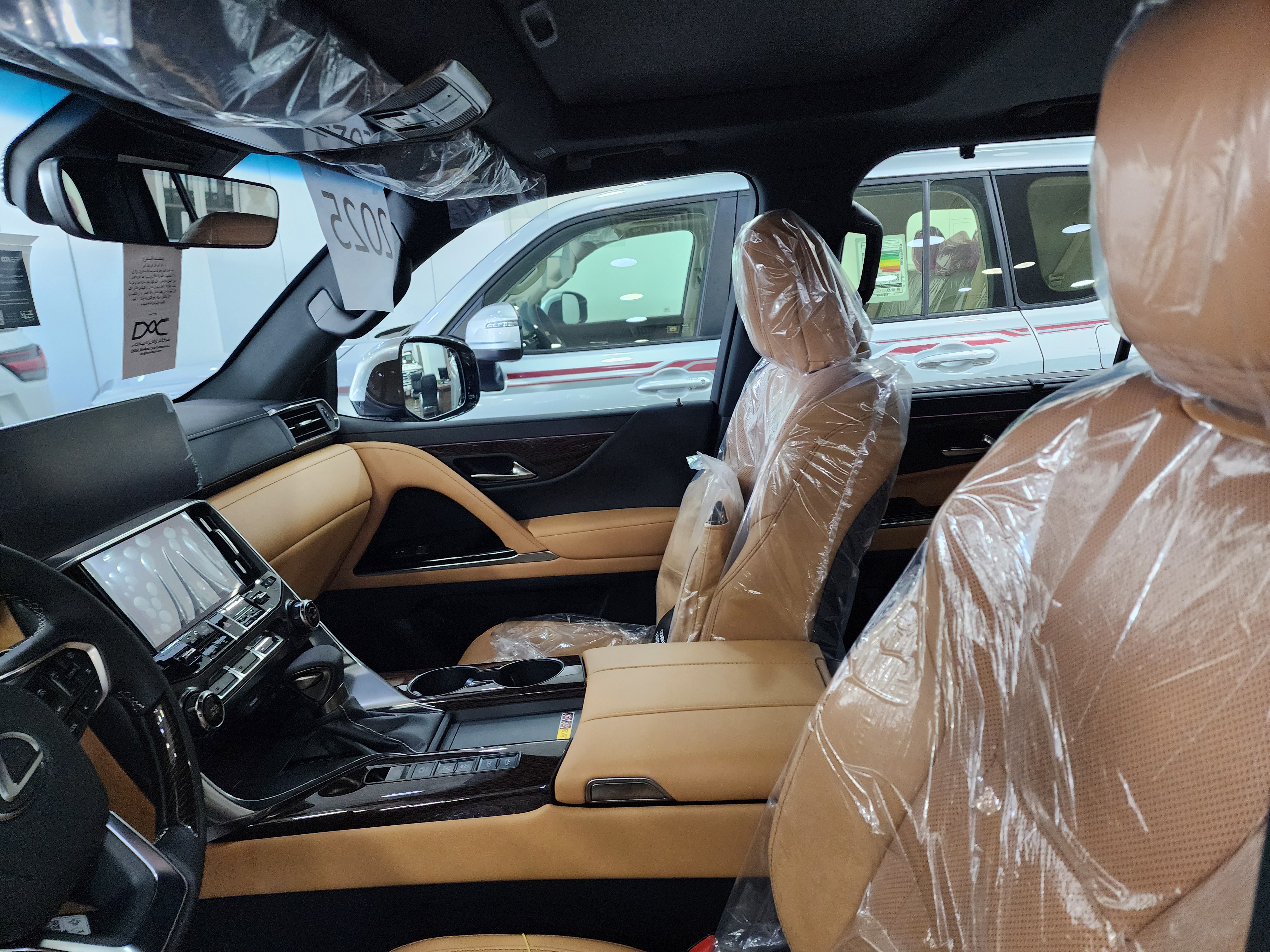 Lexus LX 600 Luxury  - Image 3
