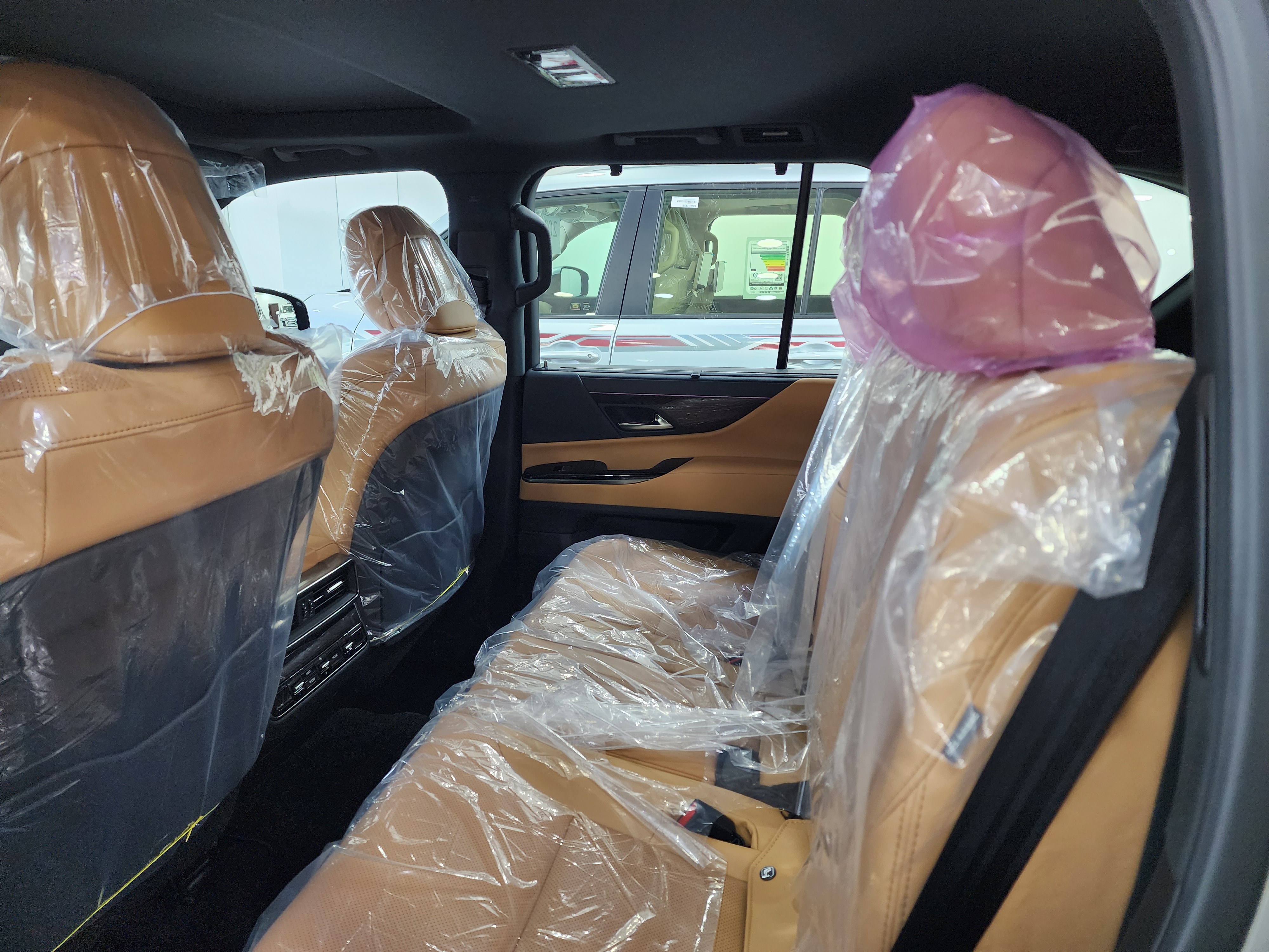 Lexus LX 600 Luxury  - Image 4