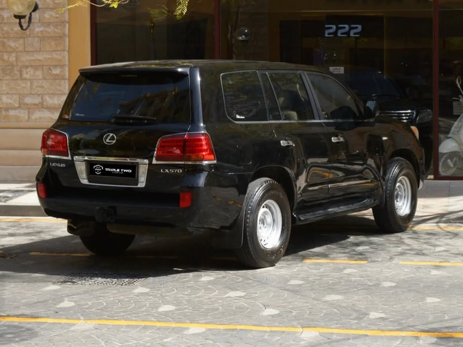 Lexus LX 570 - Image 3