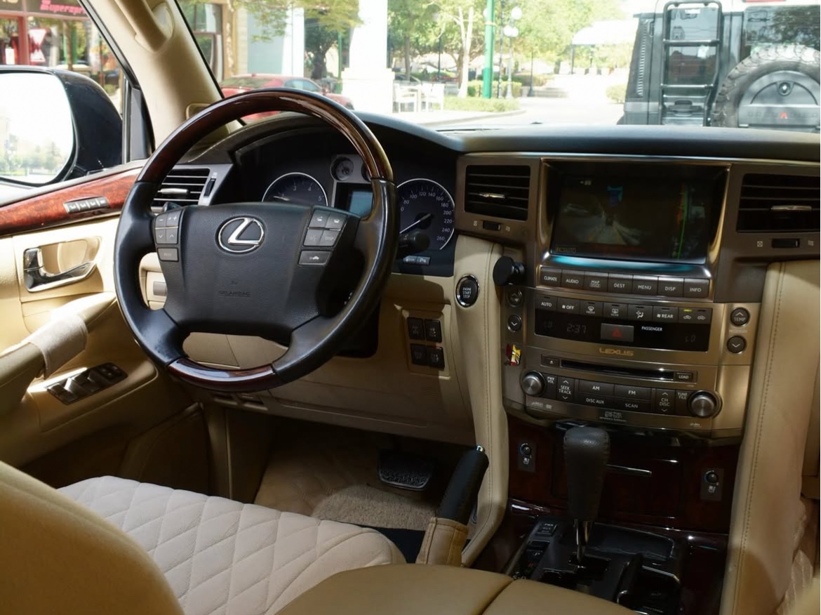 Lexus LX 570 - Image 4