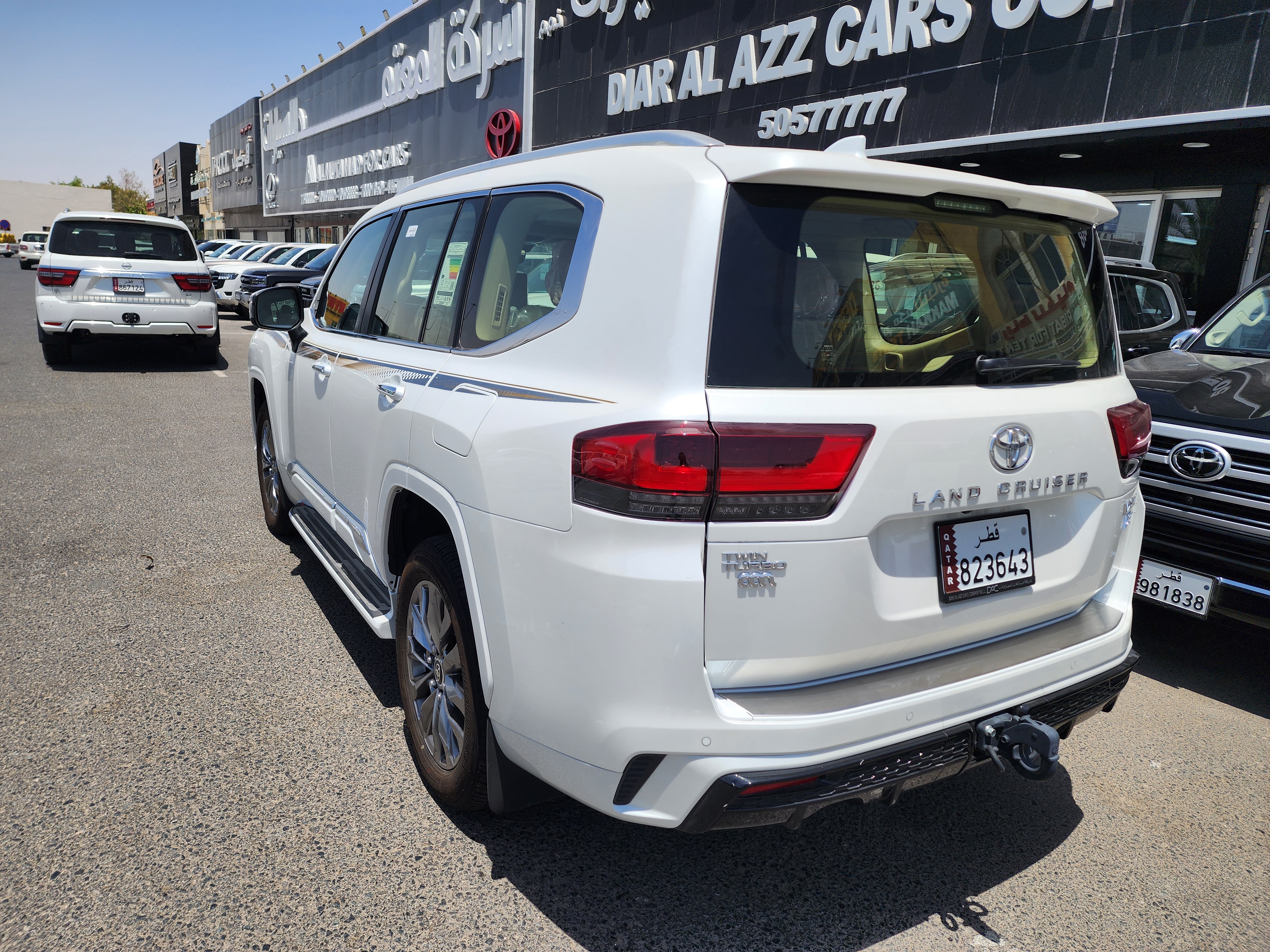 Toyota Land Cruiser VX.R - Image 3