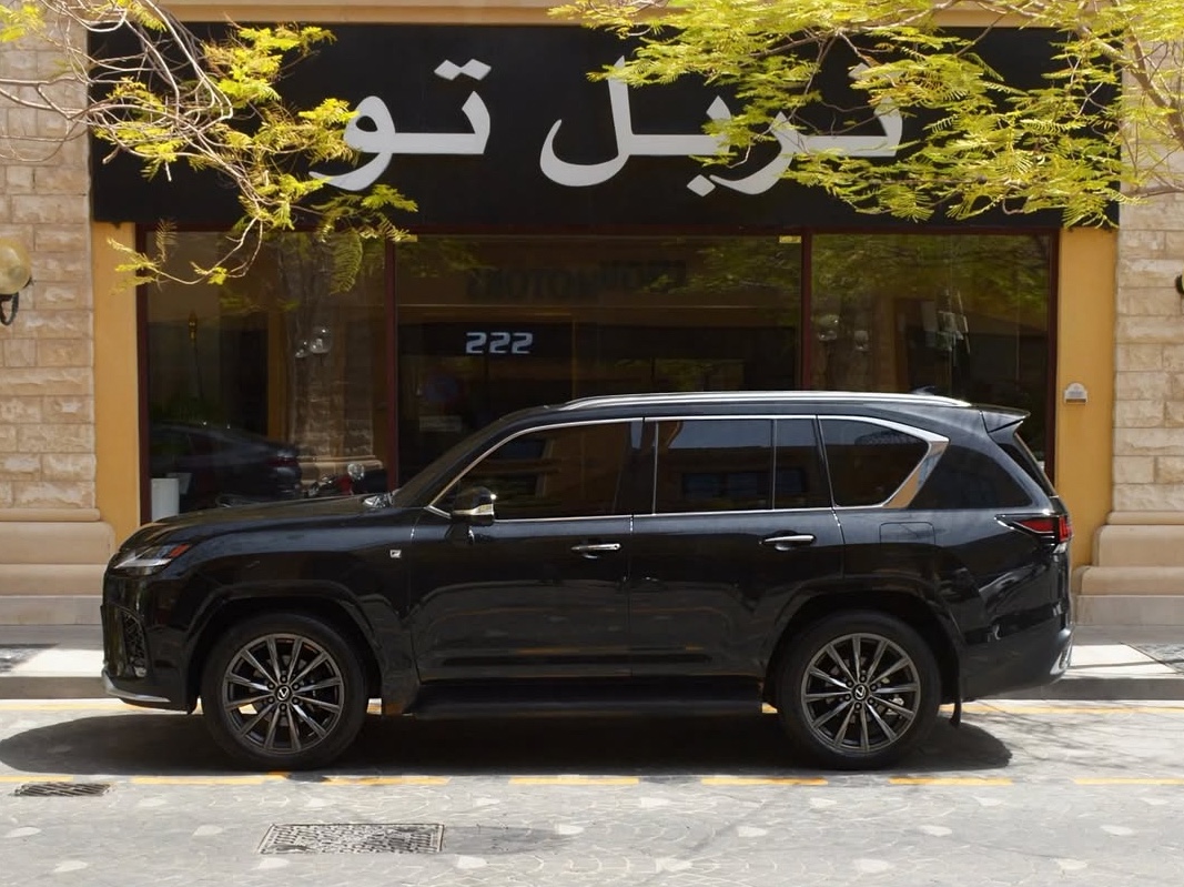 Lexus LX 600  F-Sport - Image 2