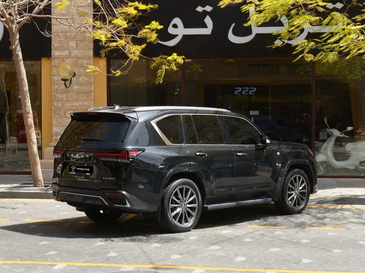 Lexus LX 600  F-Sport - Image 3