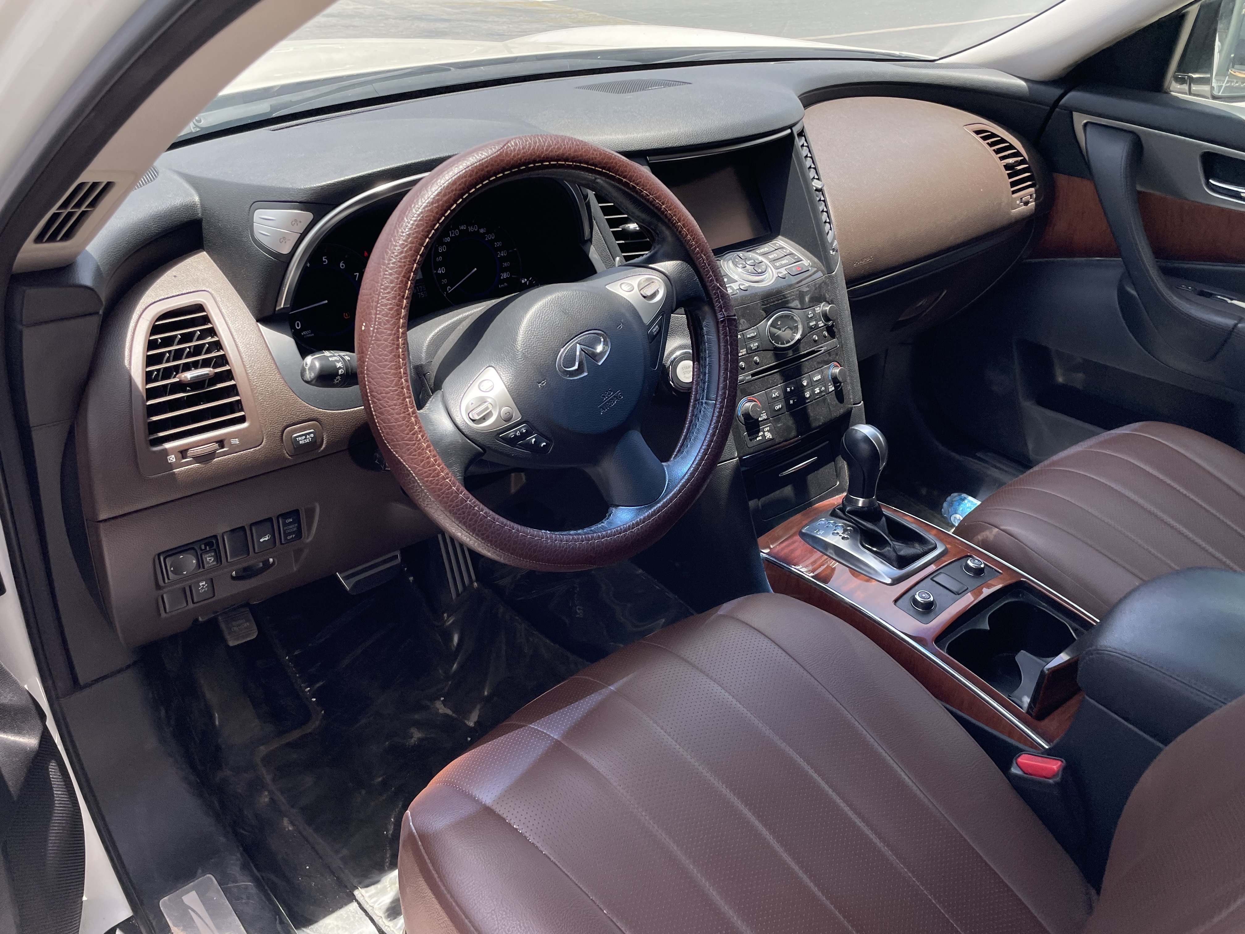 Infiniti QX 70 - Image 3