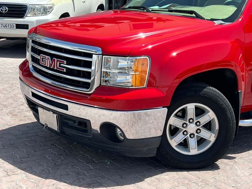 GMC Sierra - Image 2
