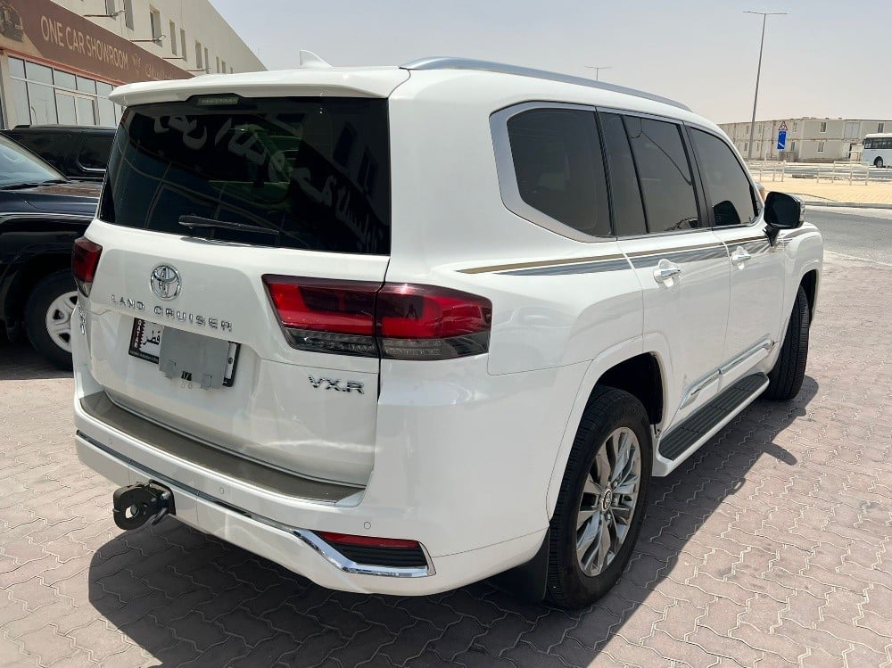 Toyota Land Cruiser VX.R - Image 2