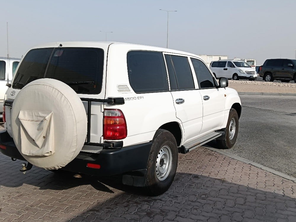 Toyota Land Cruiser G standard - Image 2