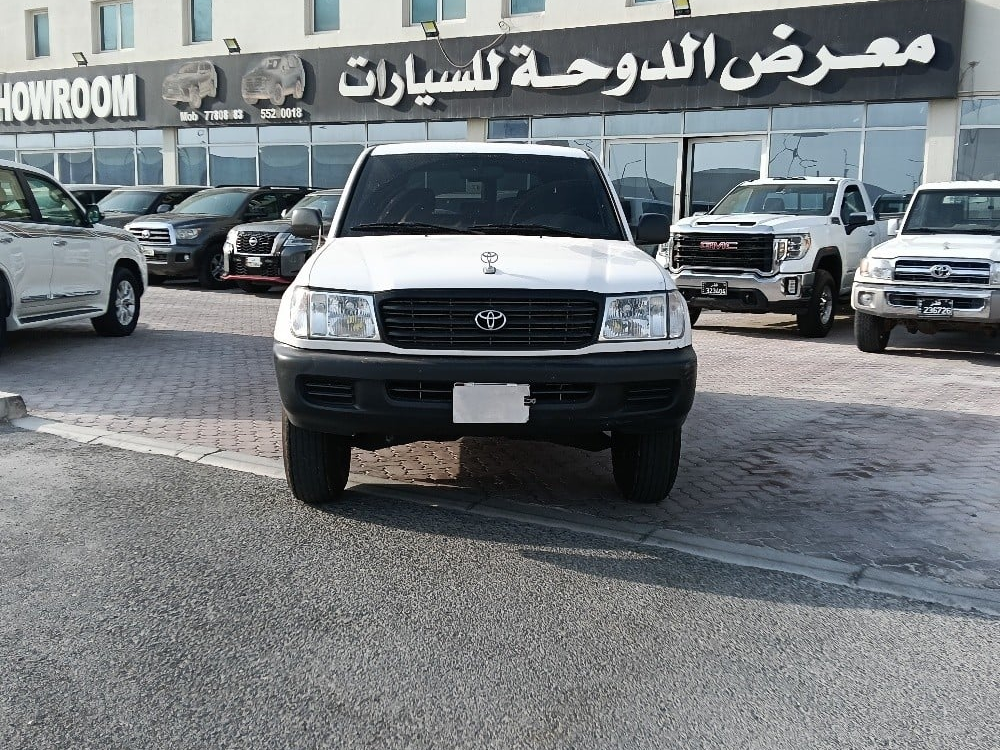 Toyota Land Cruiser G standard - Image 3