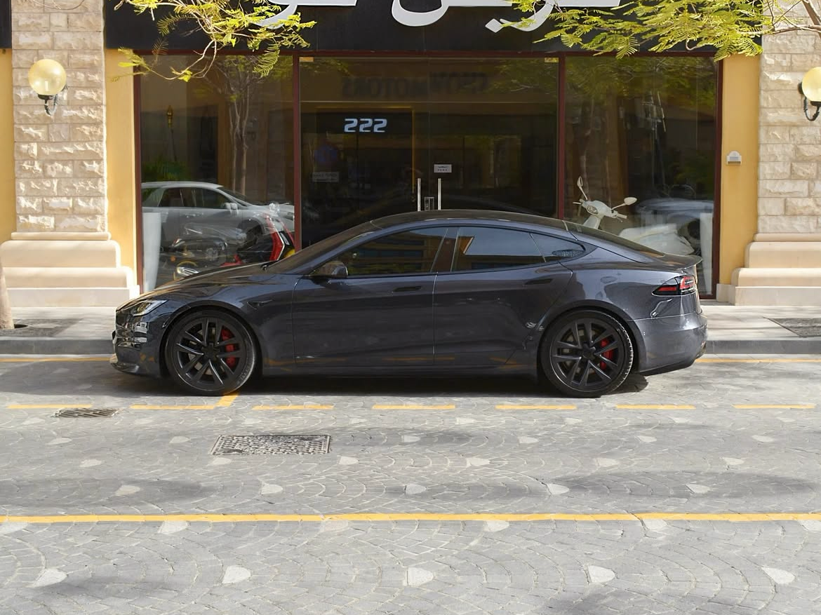 Tesla Model S Plaid - Image 3