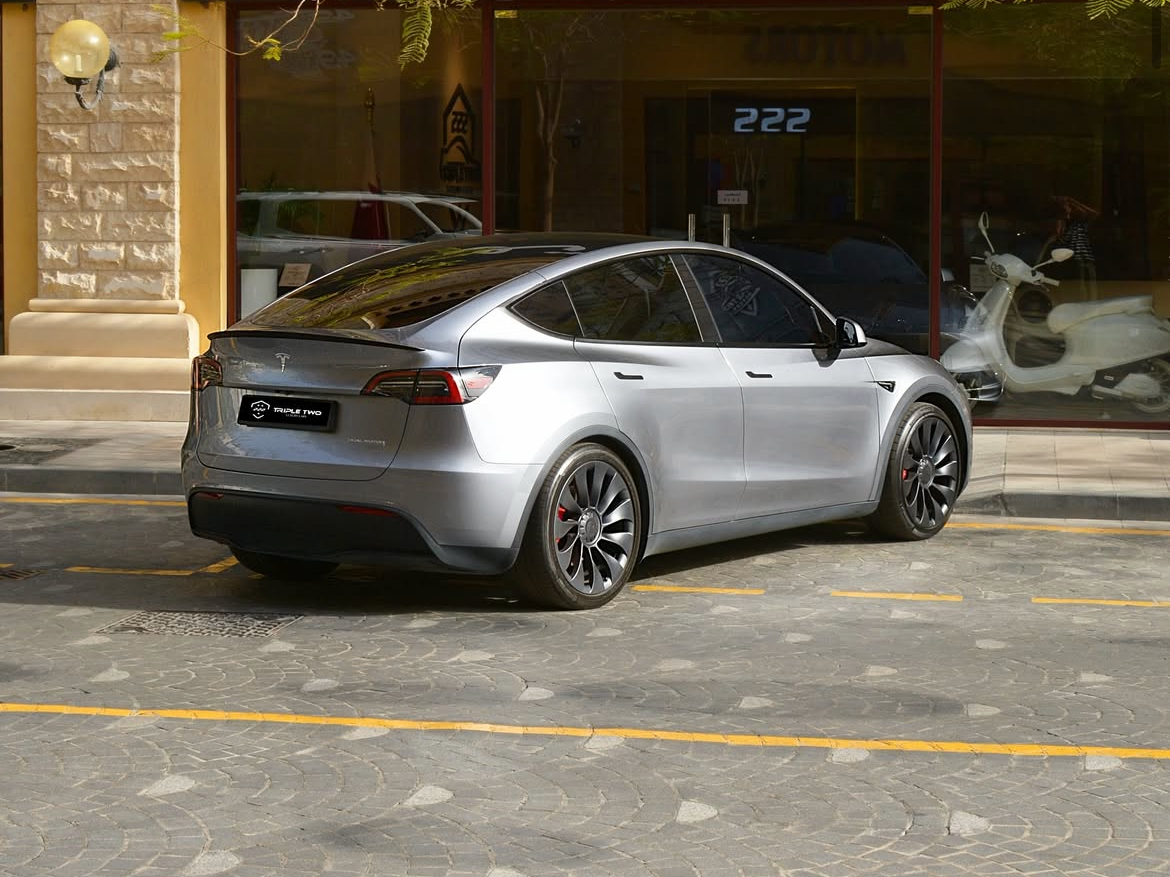 Tesla Model Y Performance - Image 3