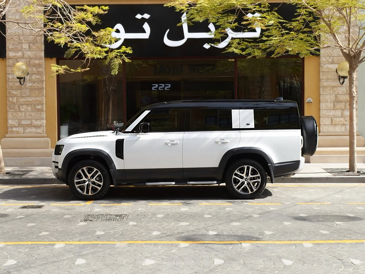 Land Rover Defender 130 HSE - Image 2